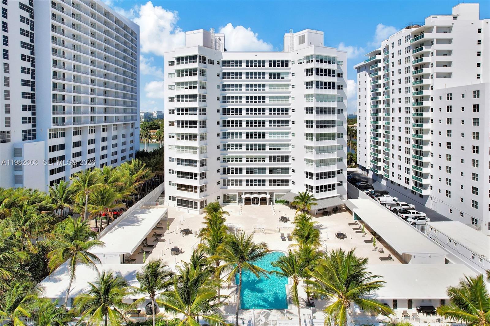 THE EXECUTIVE CONDO - Residential