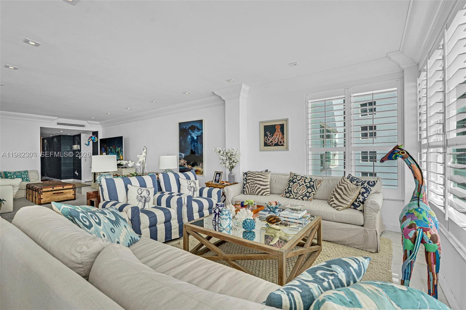 THE EXECUTIVE CONDO - Residential