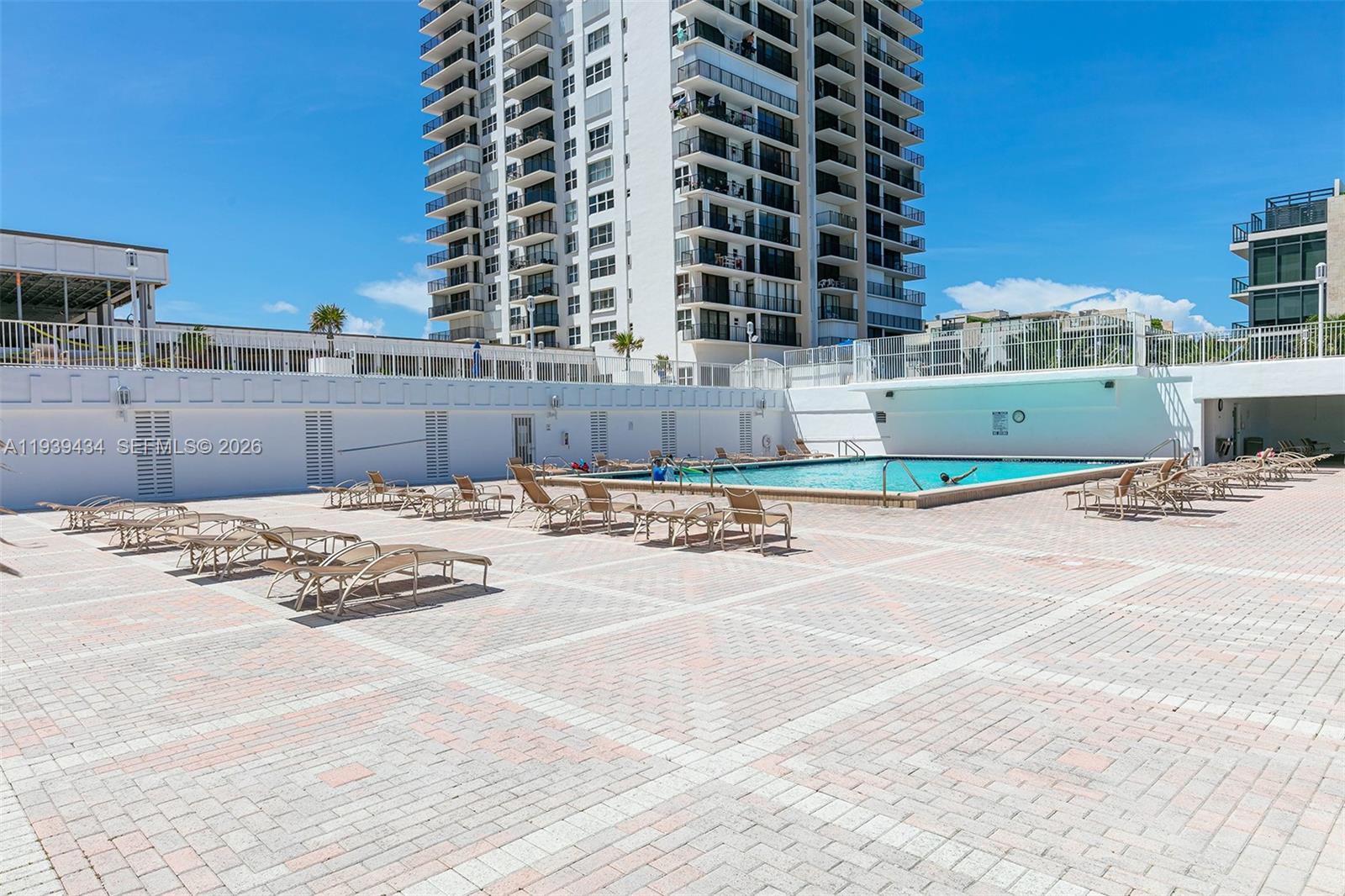 QUADOMAIN TOWER I AND IV - Residential Lease
