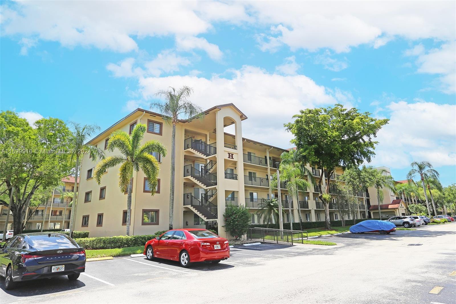 SUFFOLK AT CENTURY VILLAG - Residential Lease
