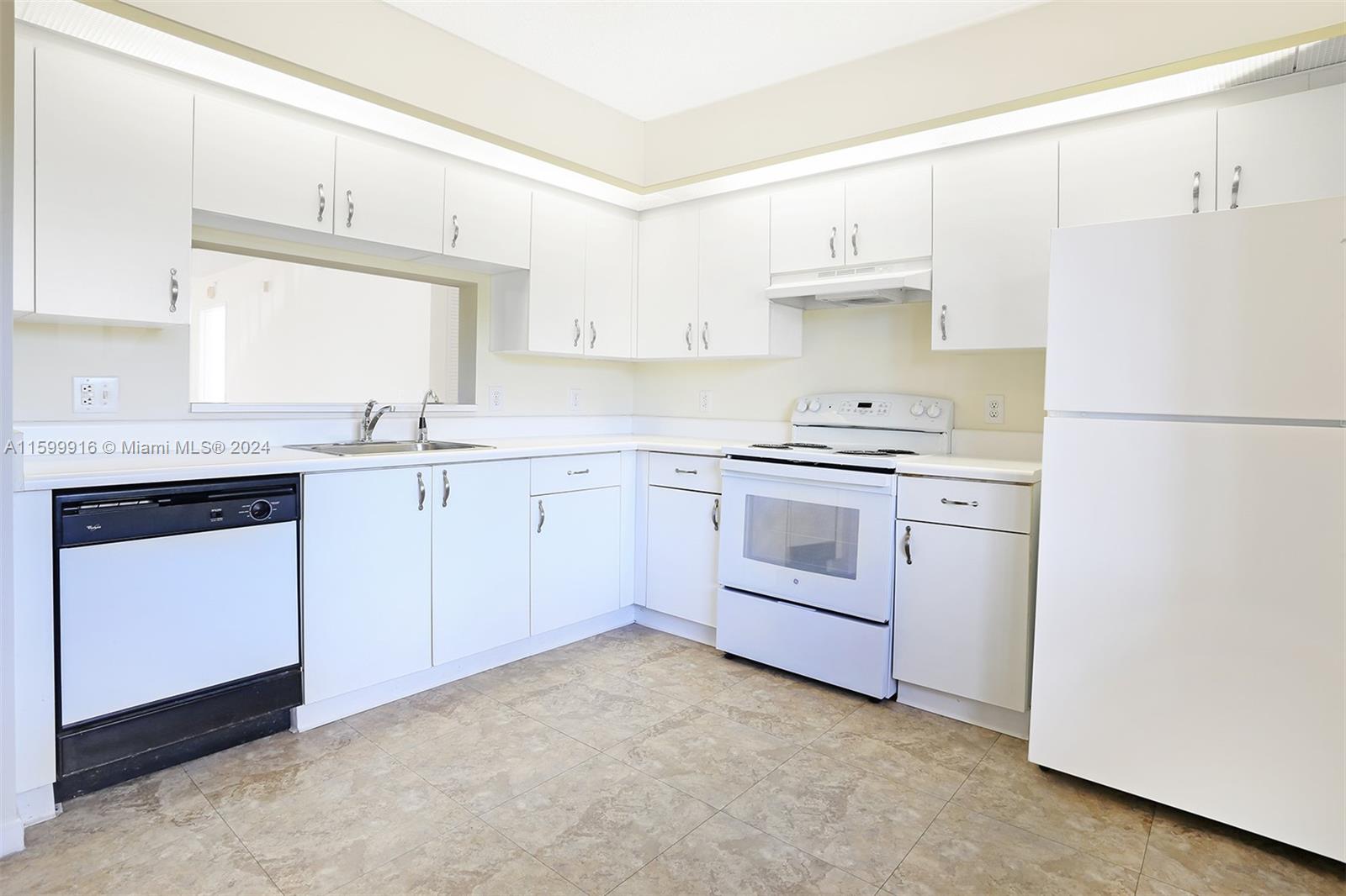 SUFFOLK AT CENTURY VILLAG - Residential Lease