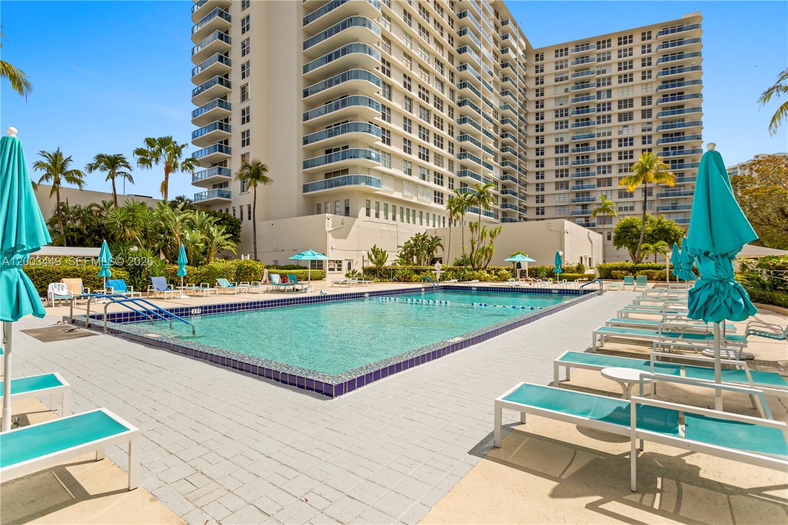HALLMARK OF HOLLYWOOD CON - Residential