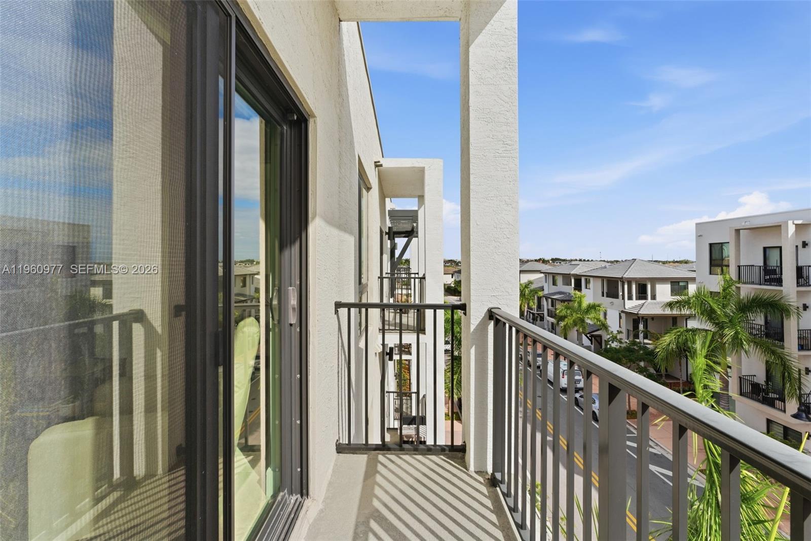 DOWNTOWN DORAL SOUTH PHAS - Residential