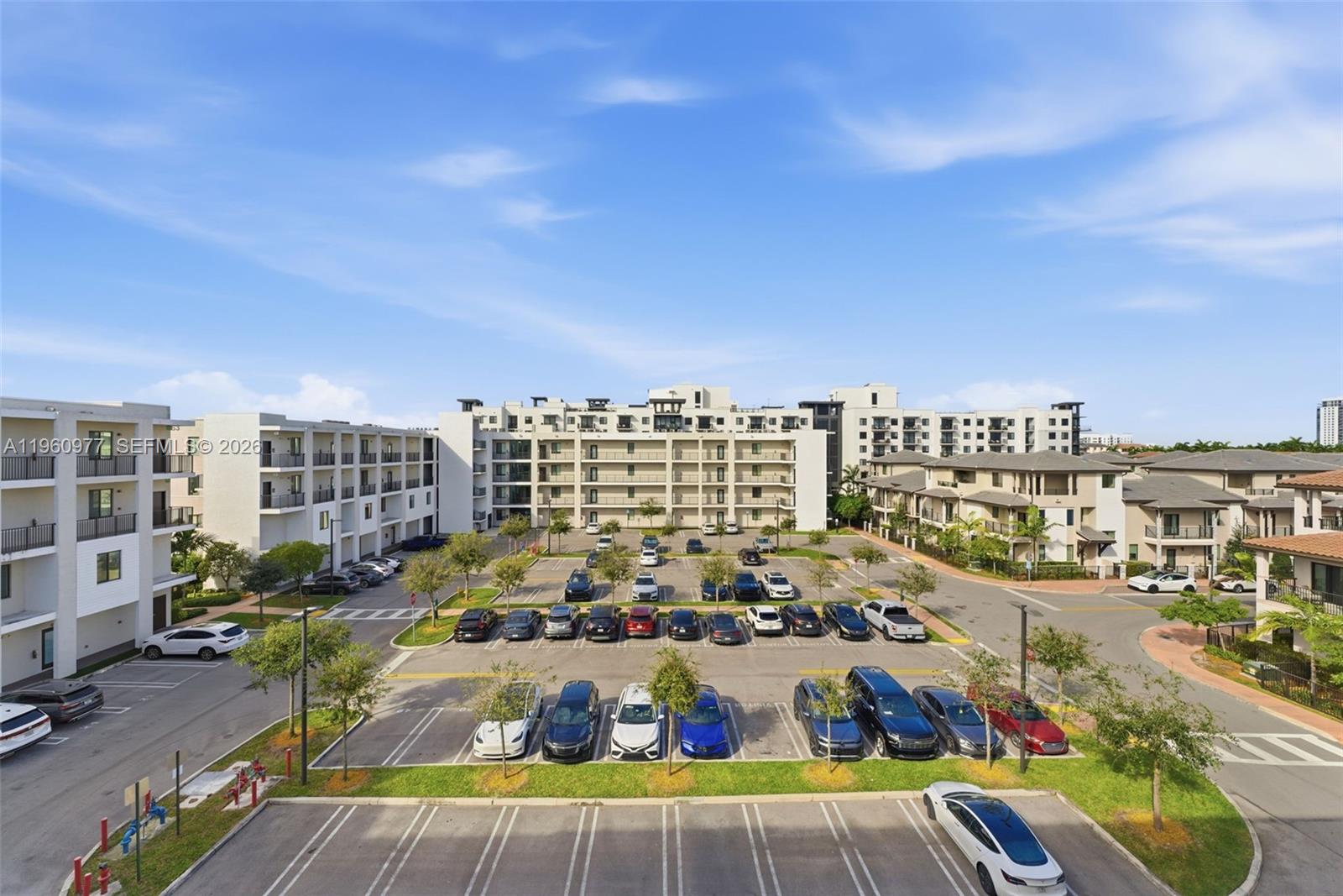 DOWNTOWN DORAL SOUTH PHAS - Residential
