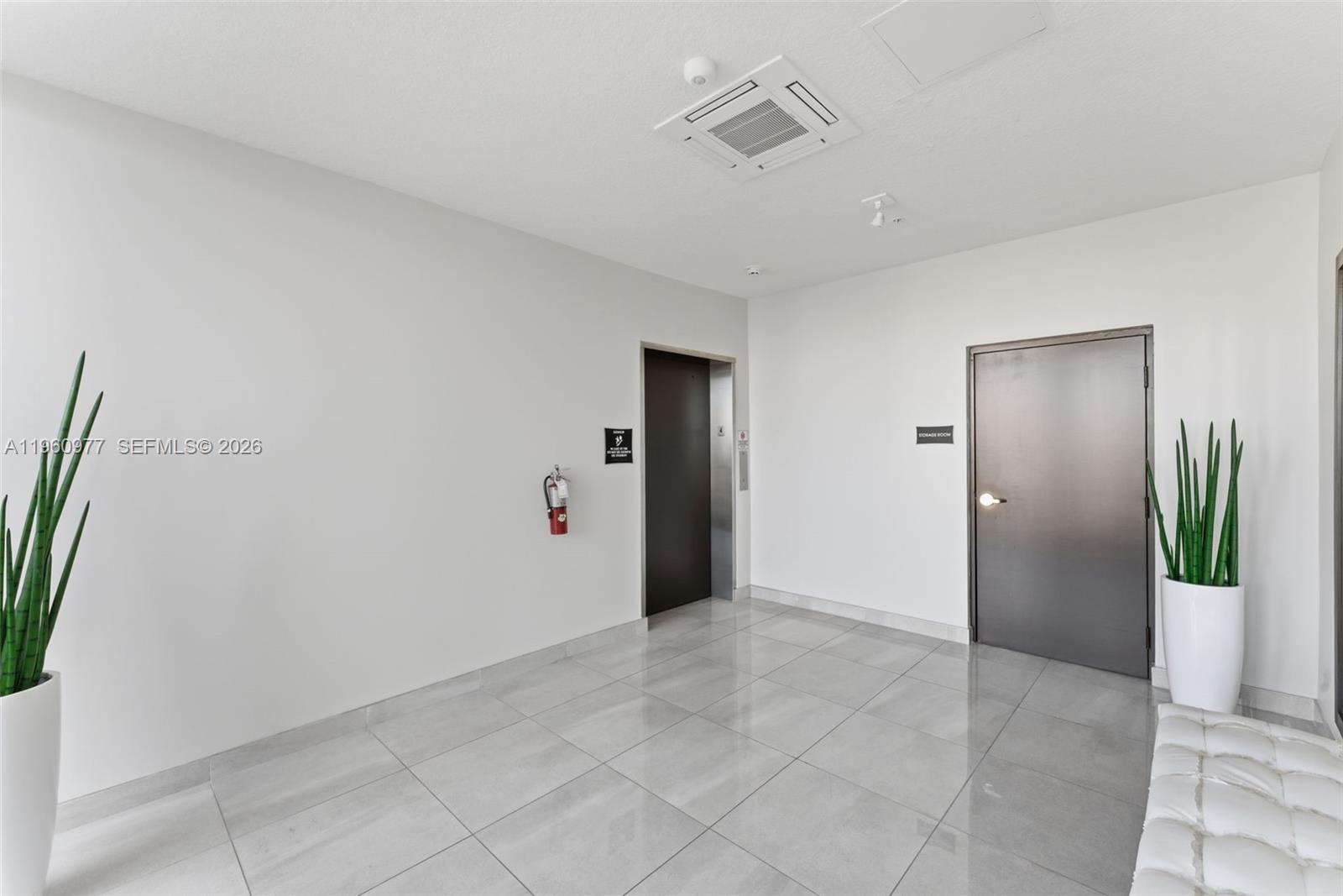 DOWNTOWN DORAL SOUTH PHAS - Residential