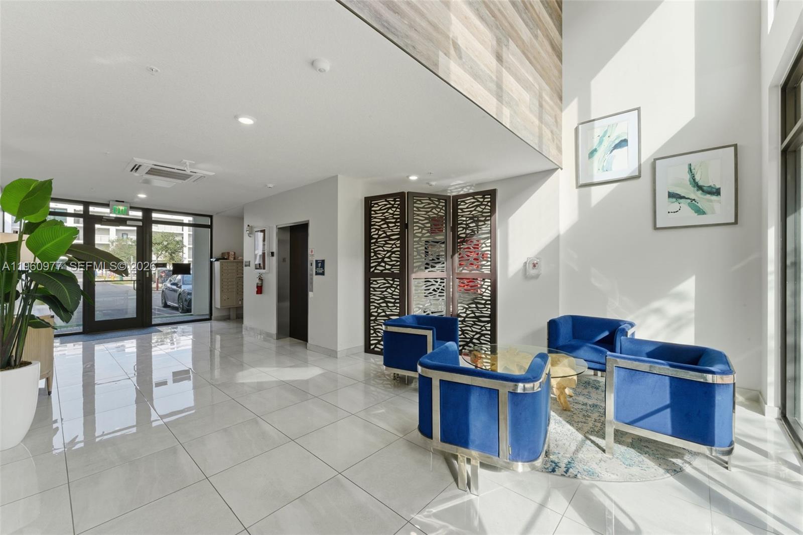 DOWNTOWN DORAL SOUTH PHAS - Residential