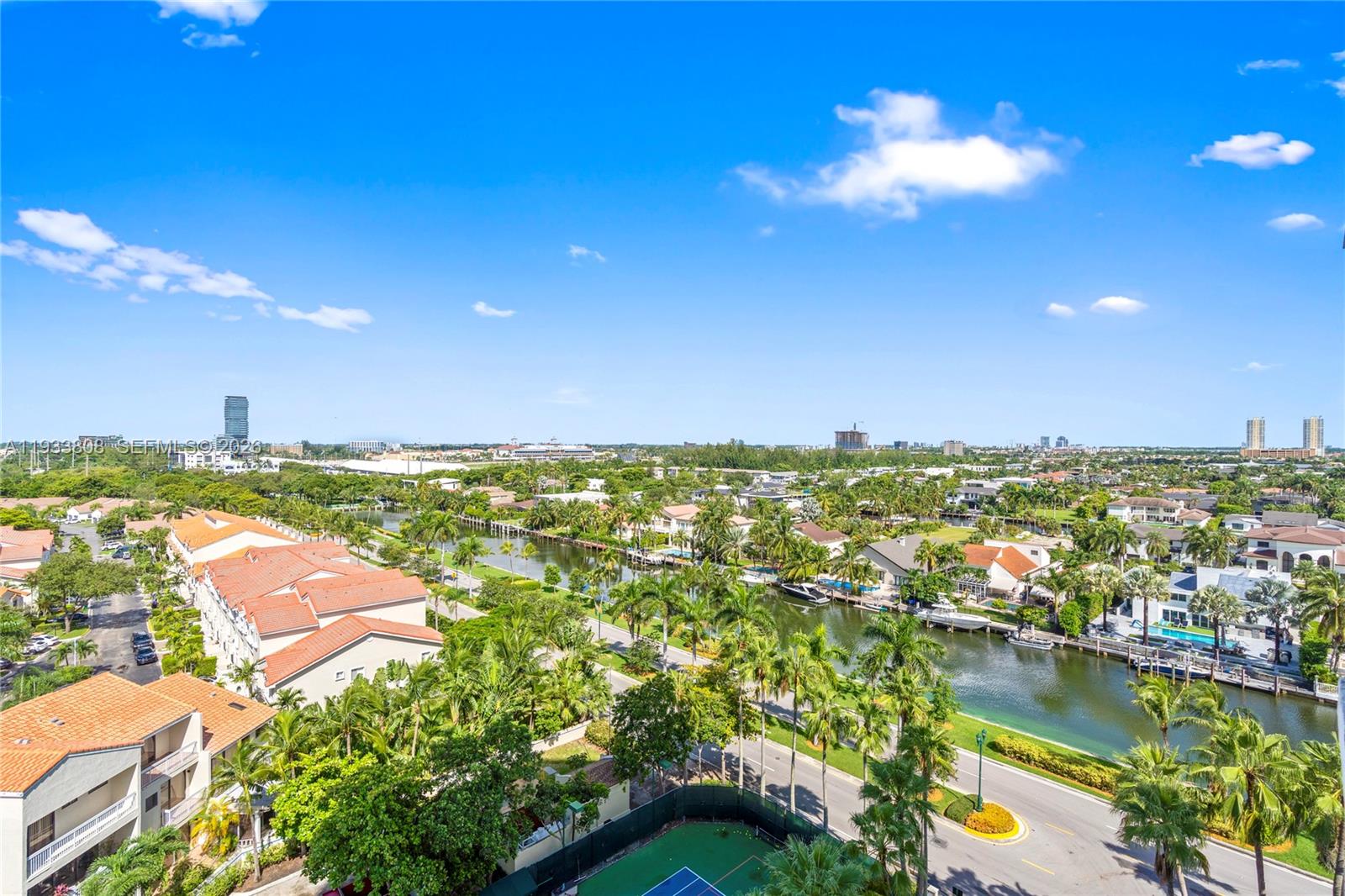 HARBOR TWS AT THE WATERWA - Residential