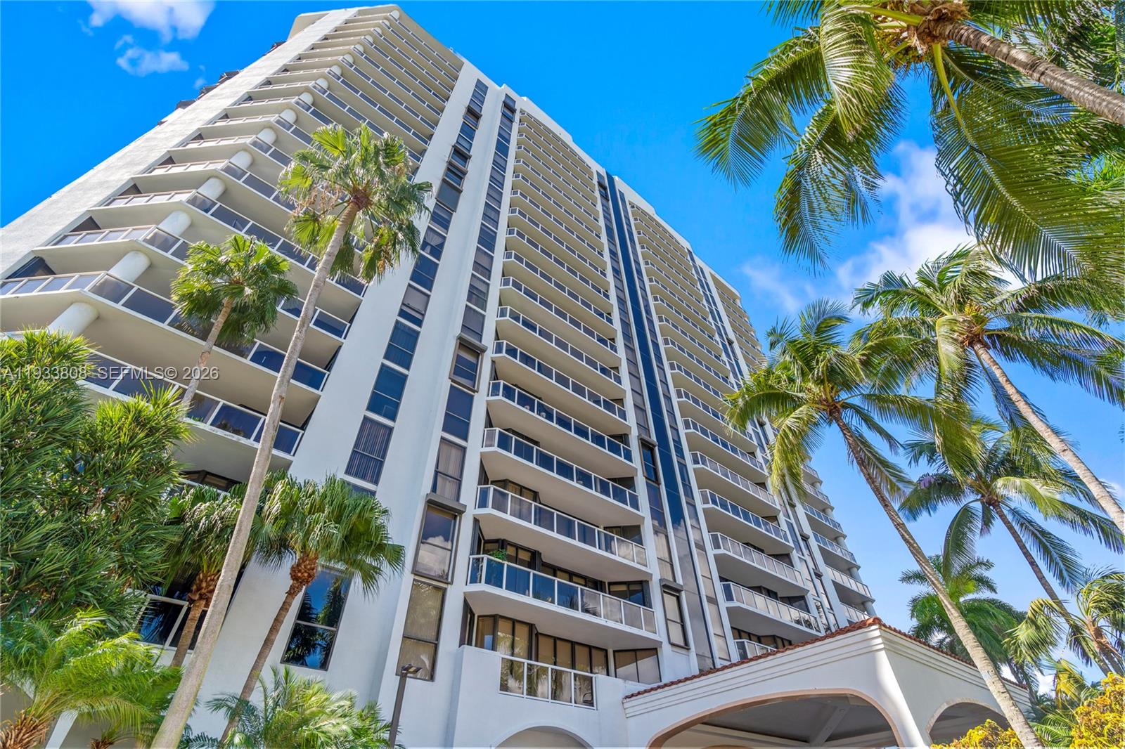 HARBOR TWS AT THE WATERWA - Residential