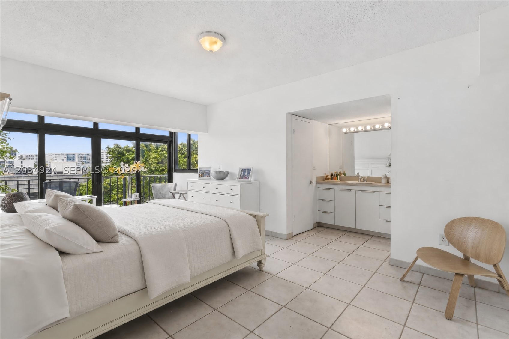 KEY BISC AMBASSADOR CONDO - Residential Lease