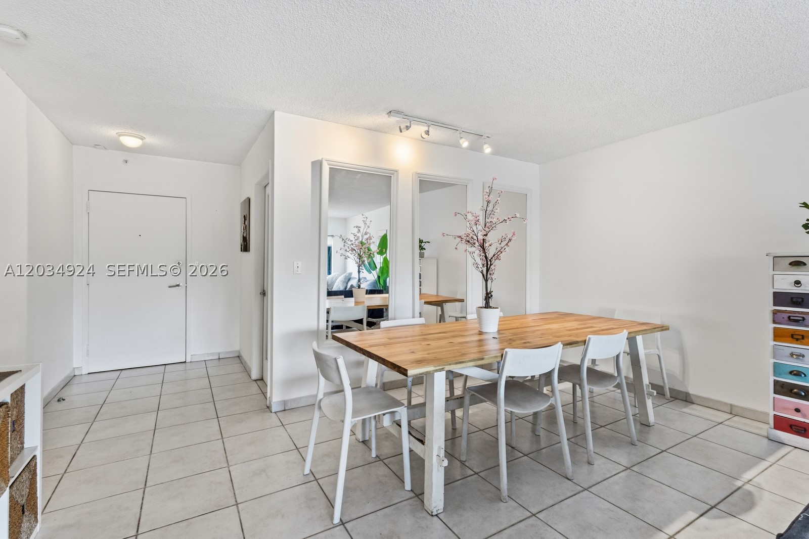 KEY BISC AMBASSADOR CONDO - Residential Lease
