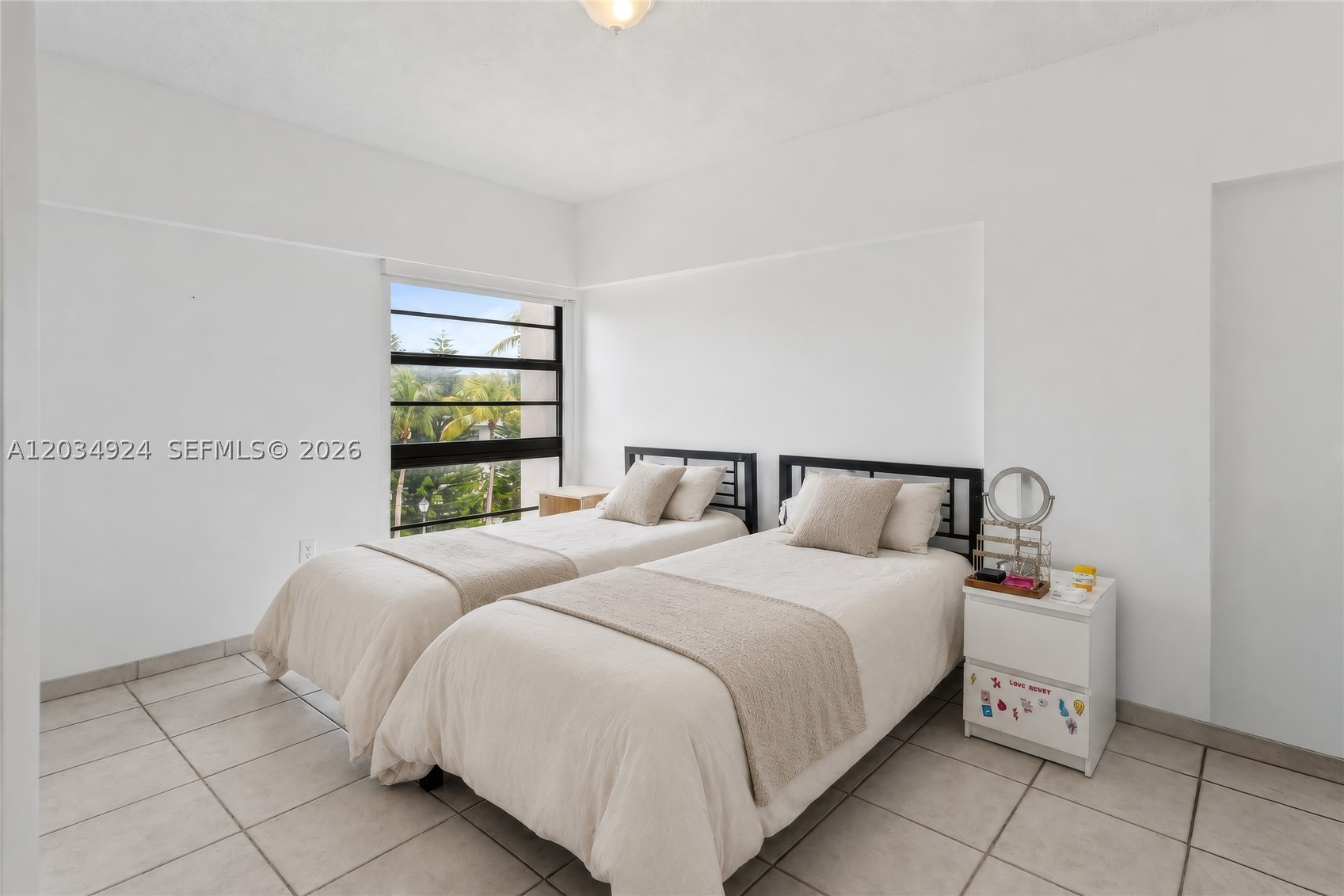 KEY BISC AMBASSADOR CONDO - Residential Lease