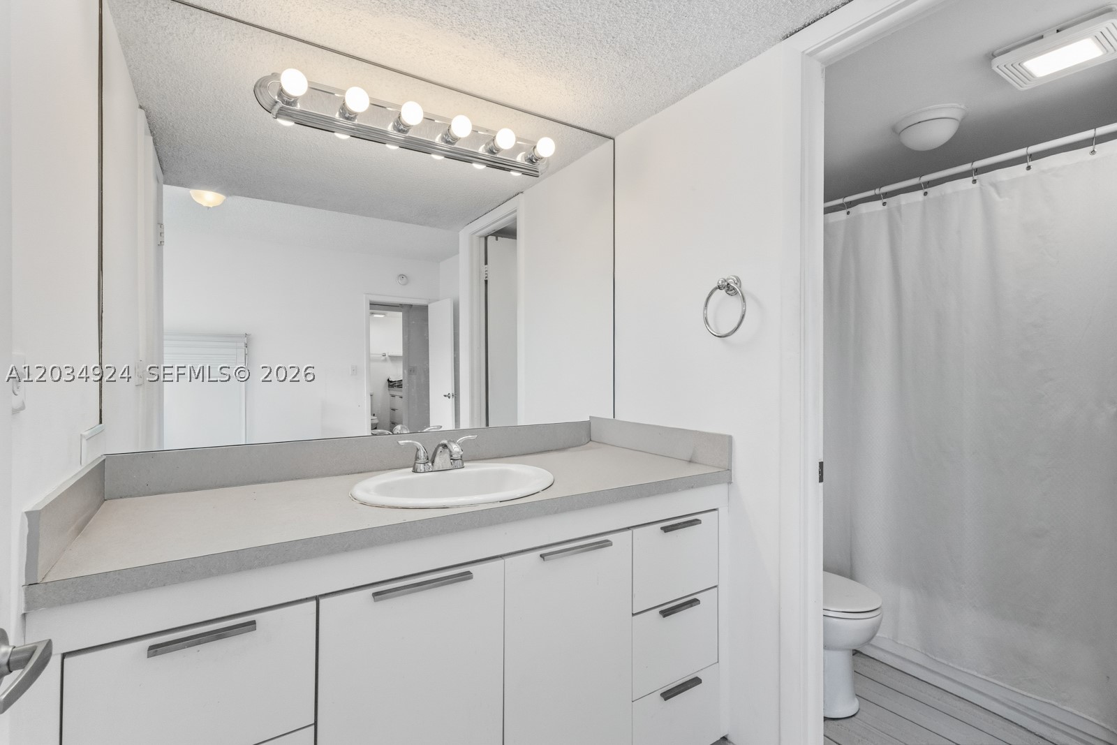 KEY BISC AMBASSADOR CONDO - Residential Lease