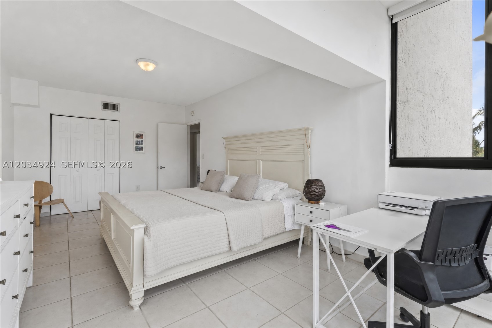 KEY BISC AMBASSADOR CONDO - Residential Lease