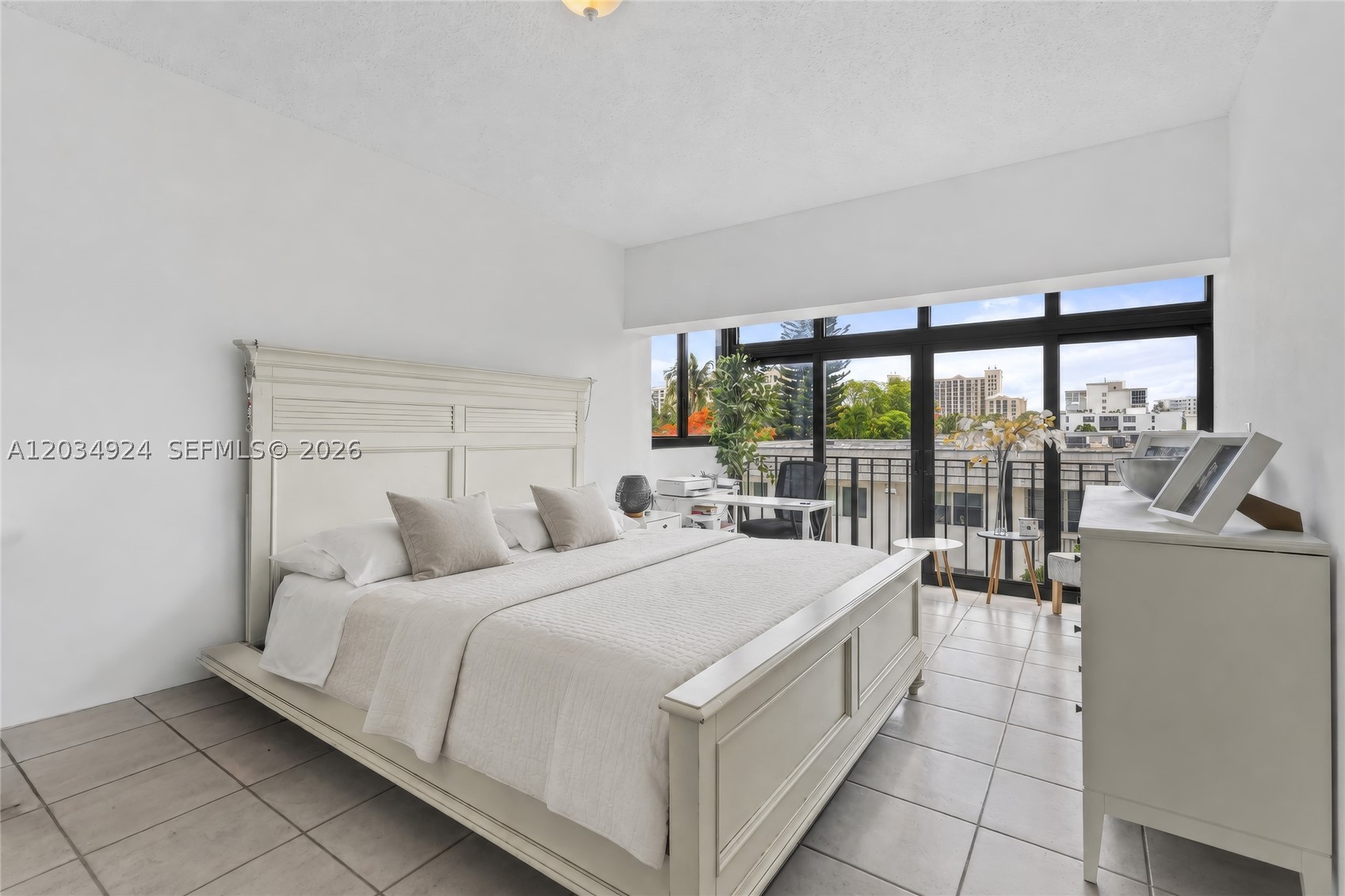 KEY BISC AMBASSADOR CONDO - Residential Lease