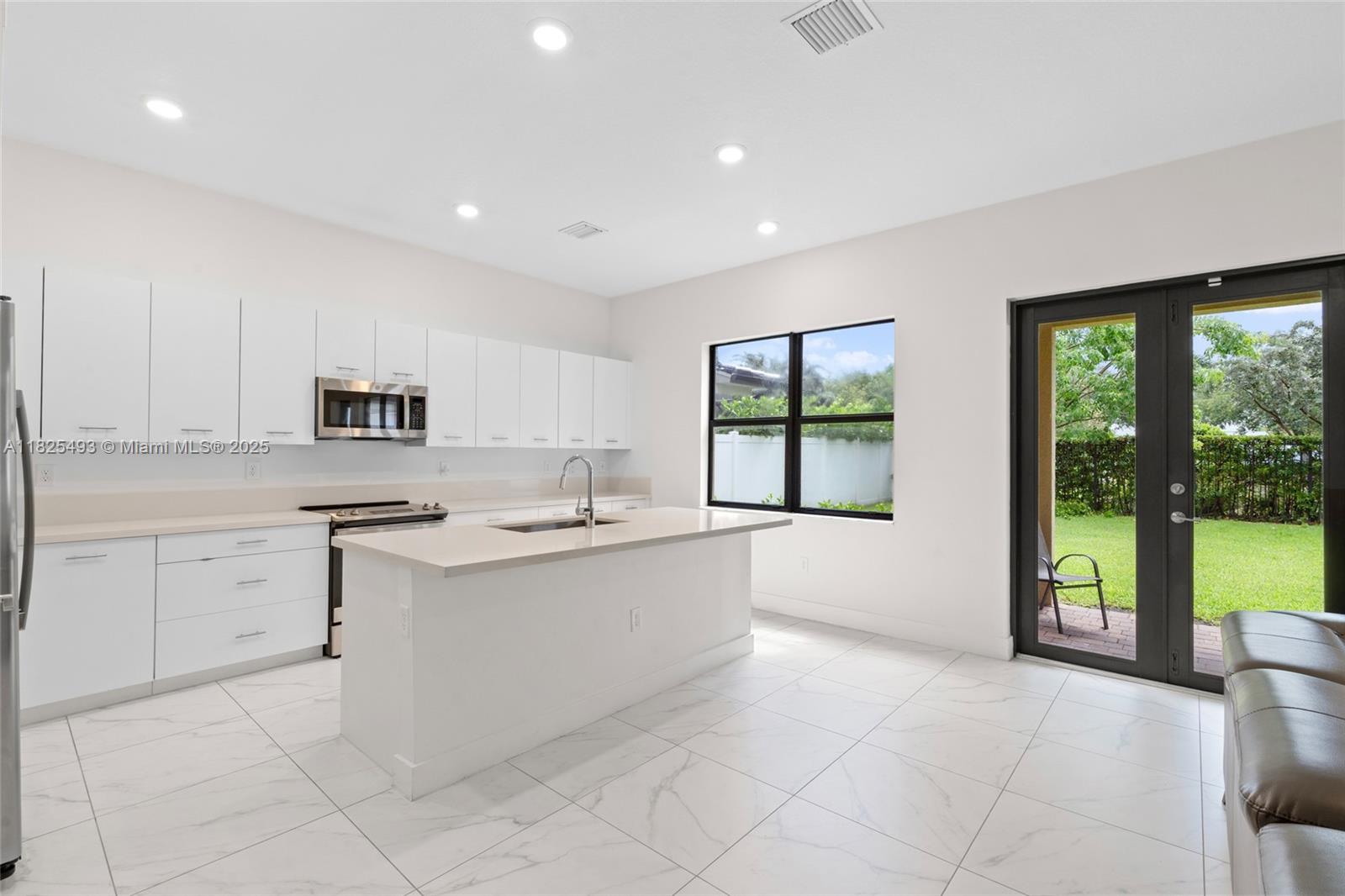 TUSCAN ISLES - Residential