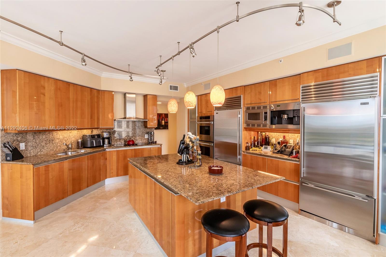 LAS OLAS RIVER HOUSE COND - Residential