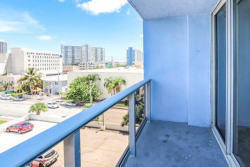 401 BLU OF NORTH BEACH CO - Residential