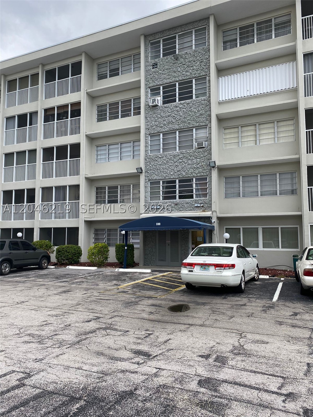 THIRD GULFSTREAM GARDEN - Residential Lease