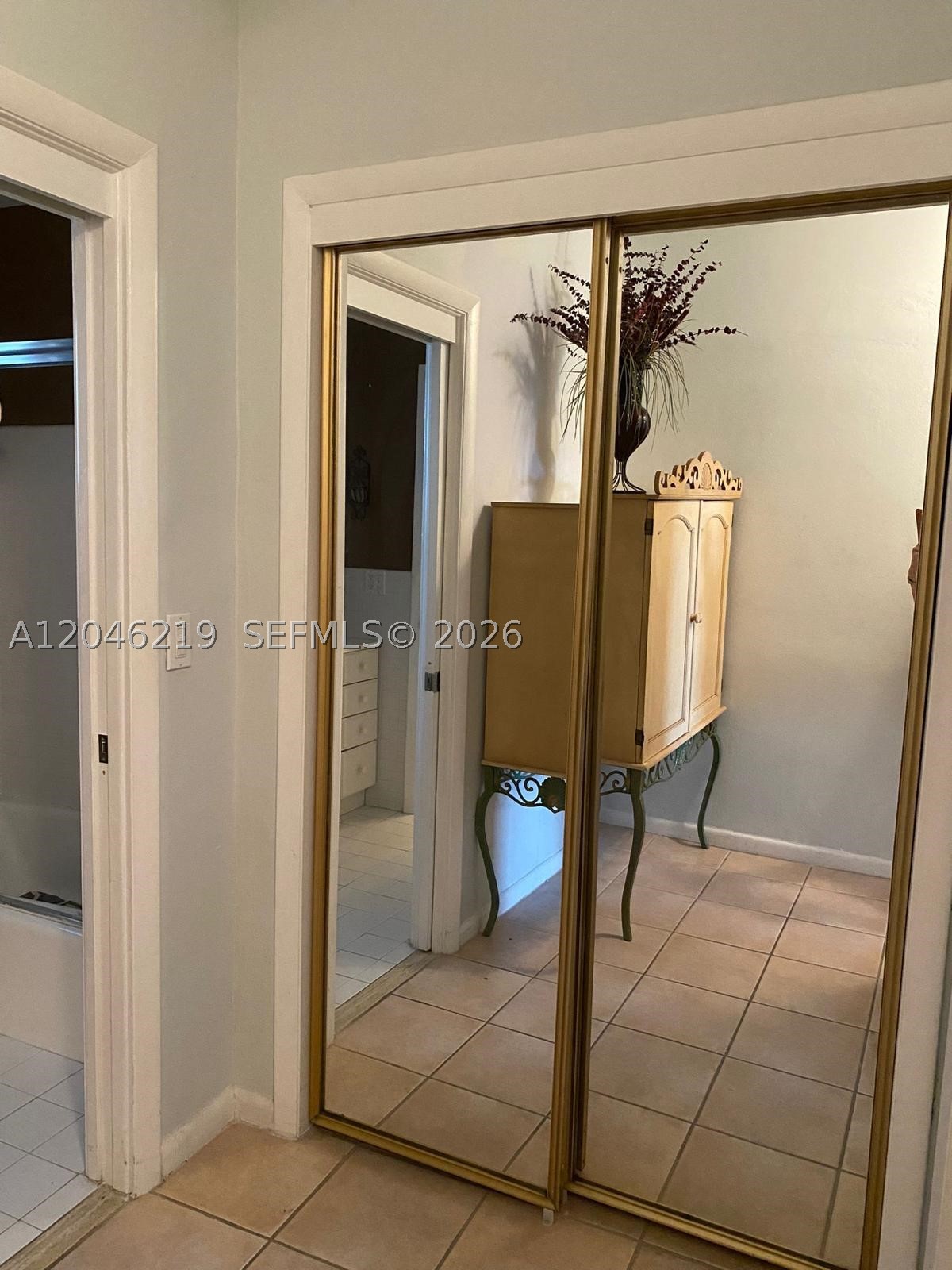 THIRD GULFSTREAM GARDEN - Residential Lease