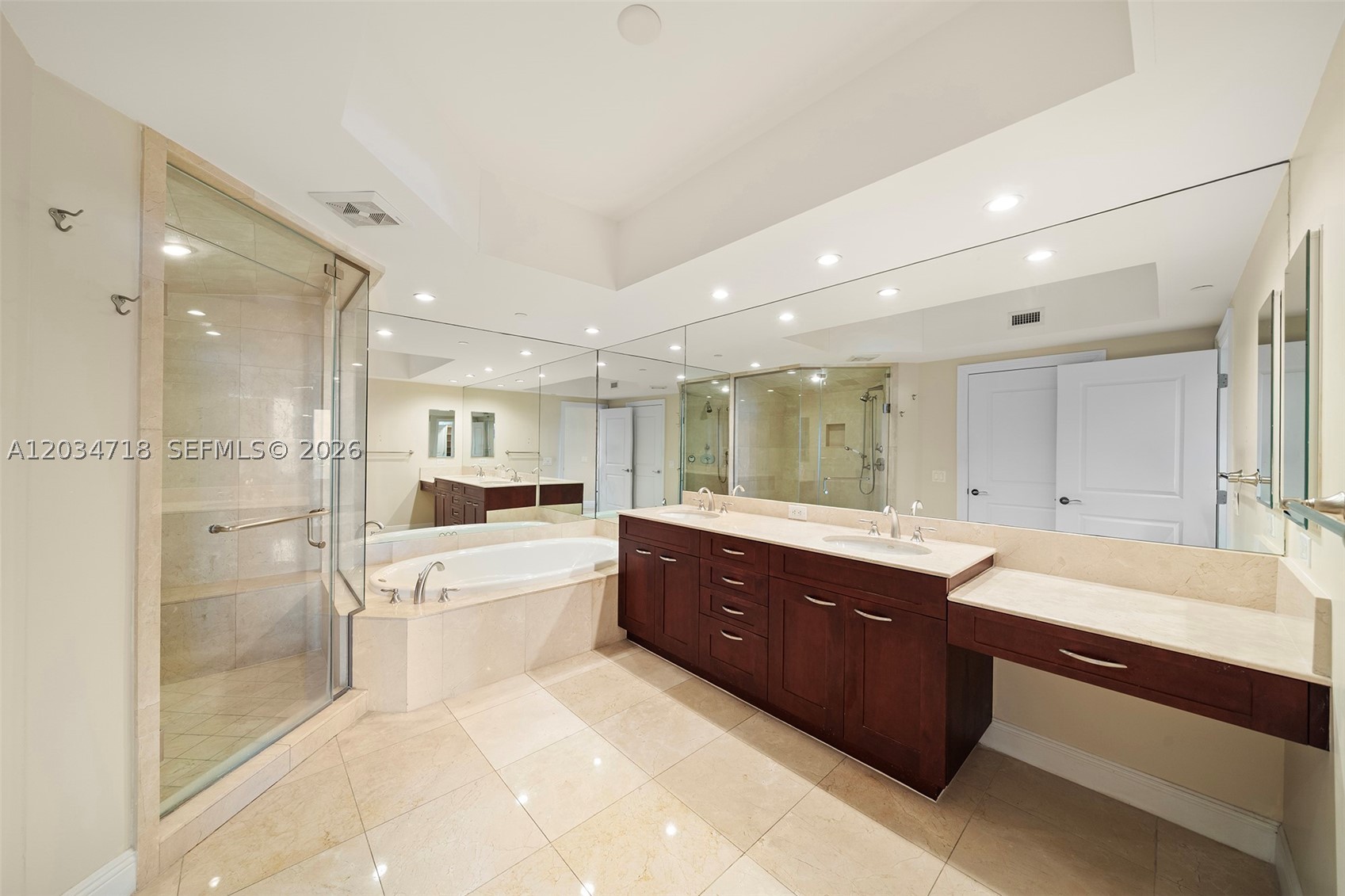 BELLAMARE @ WILLIAMS ISLA - Residential