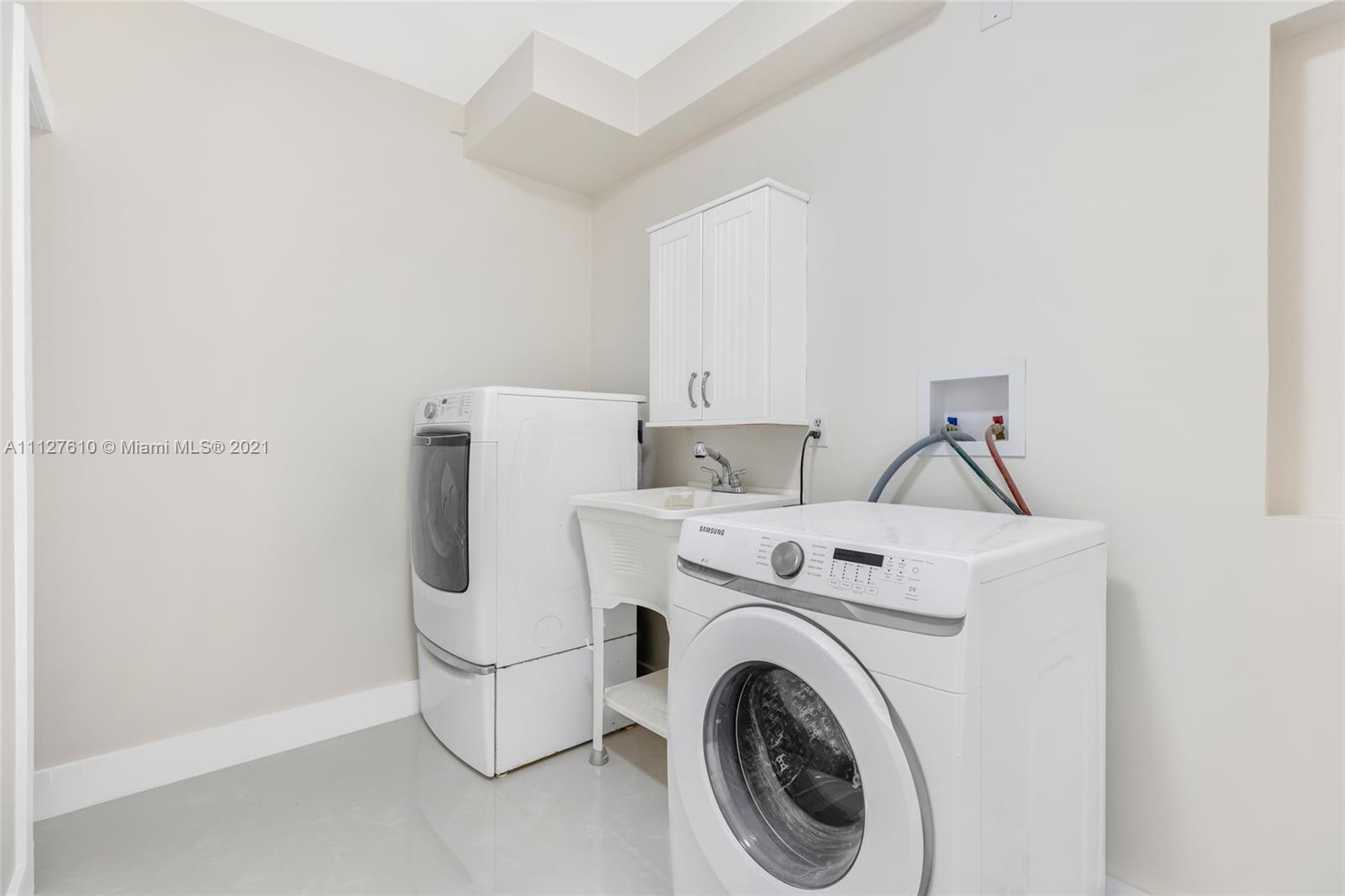 HOLLYWOOD LAKES SEC - Residential Lease
