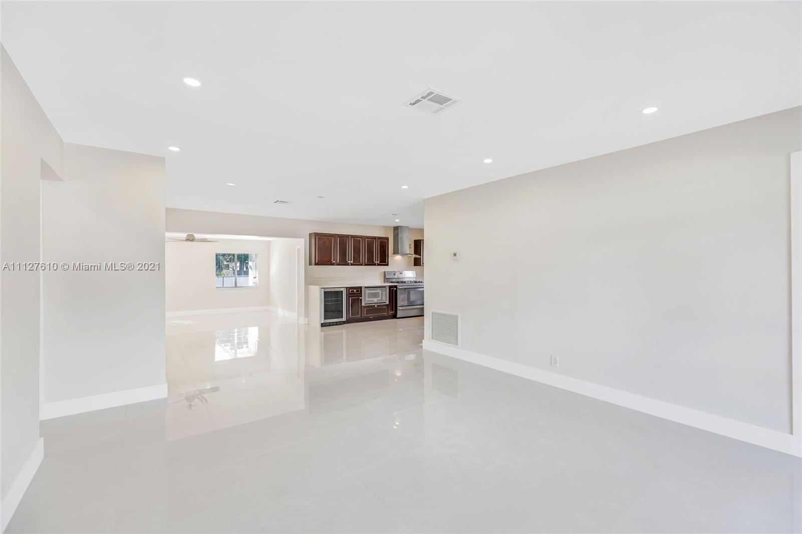 HOLLYWOOD LAKES SEC - Residential Lease