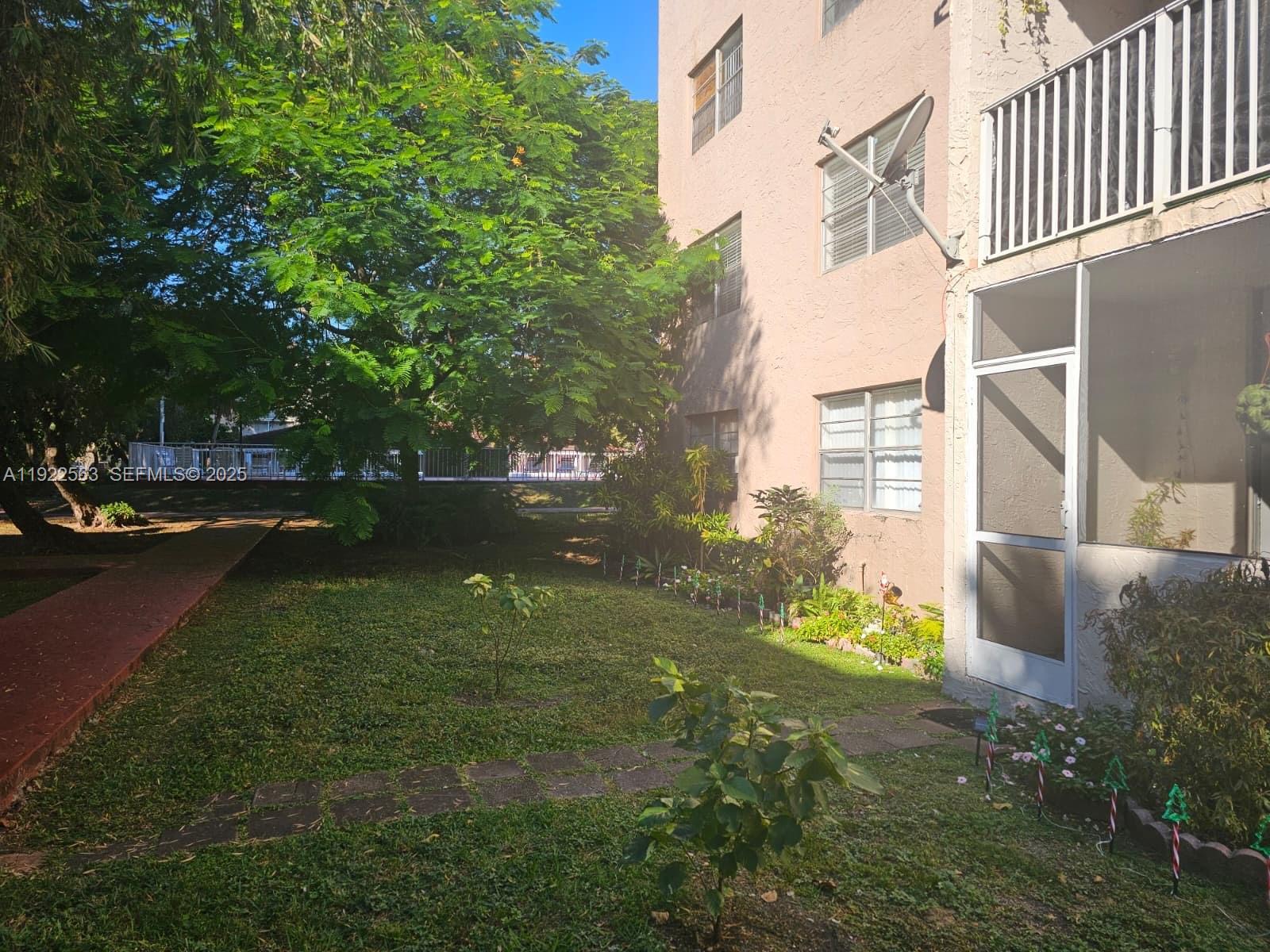 SUMMIT CHASE CONDO - Residential