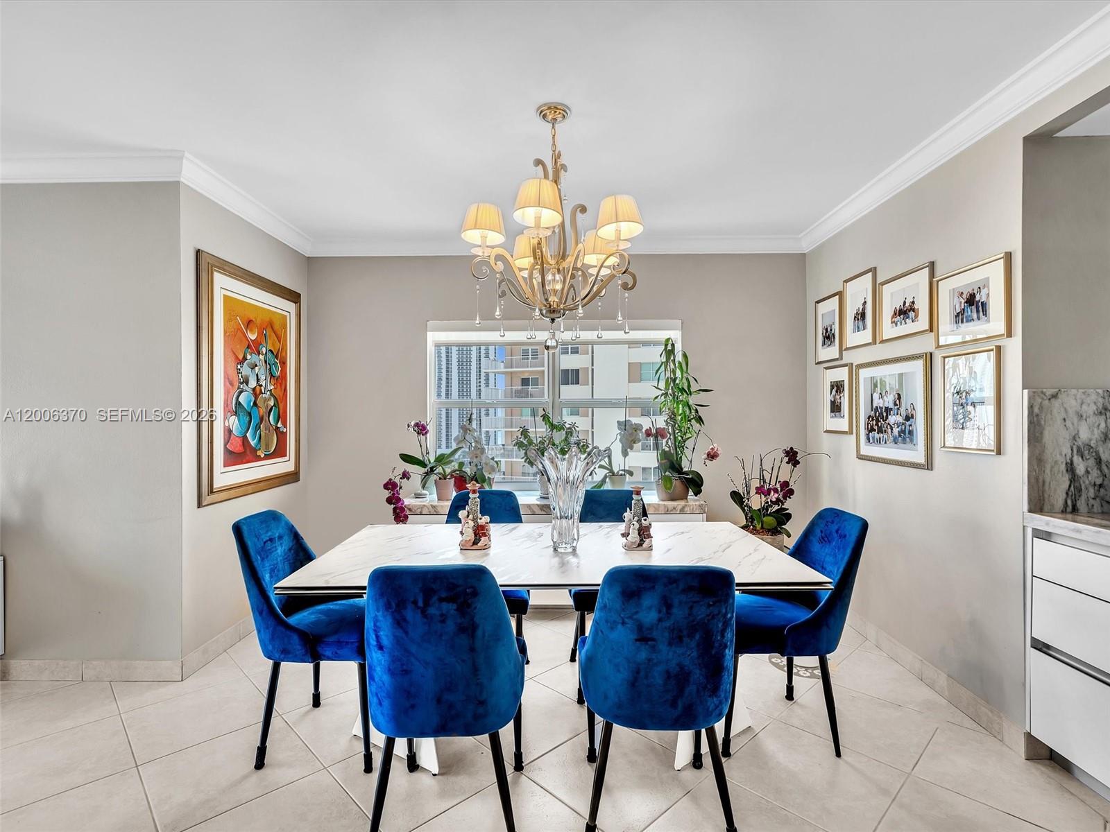 ARLEN HOUSE WEST CONDO - Residential