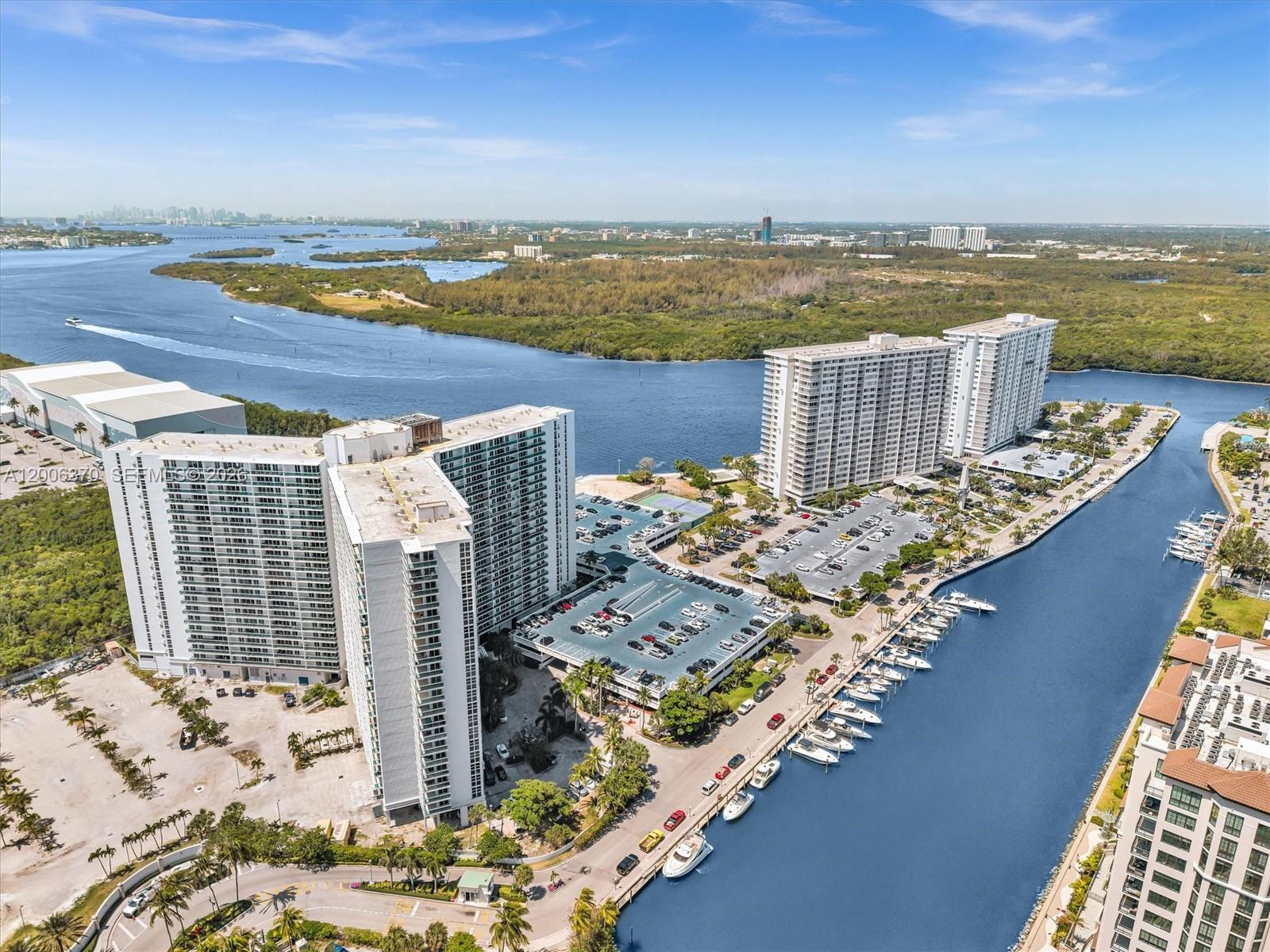 ARLEN HOUSE WEST CONDO - Residential