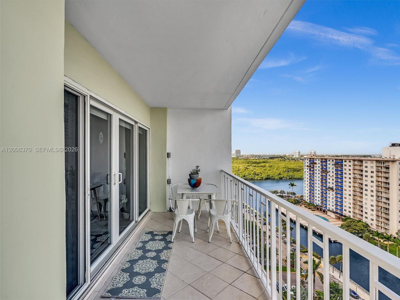 ARLEN HOUSE WEST CONDO - Residential