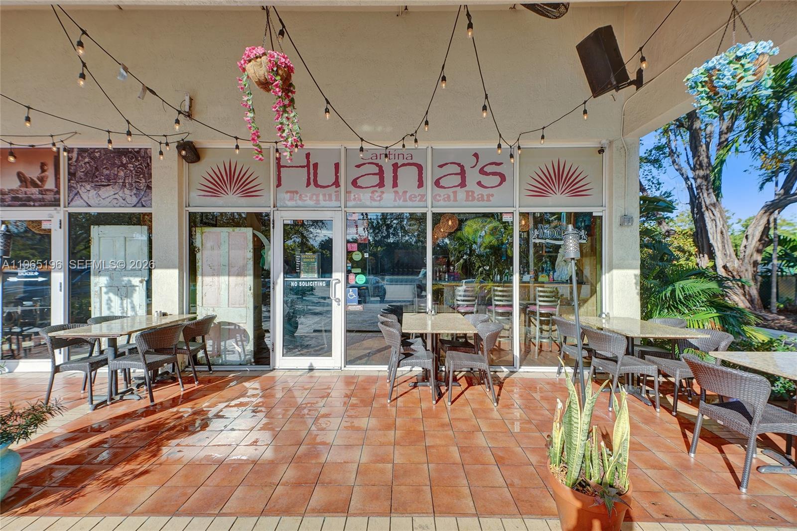 Long-established restaurant with over 20 years of continuous operation. The business is fully staffed and operates with established systems and procedures in place.

Features a fully equipped kitchen and consistent customer base developed over years of service. Operations allow for a smooth transition to new ownership.

4COP liquor license included. Approx. $140K balance with $1,500/month payments, to be assumed by buyer. Current market value estimated at $280K–$300K, offering substantial built-in equity.

Opportunity for operational growth through expanded marketing, catering services, delivery platforms, or extended business hours.