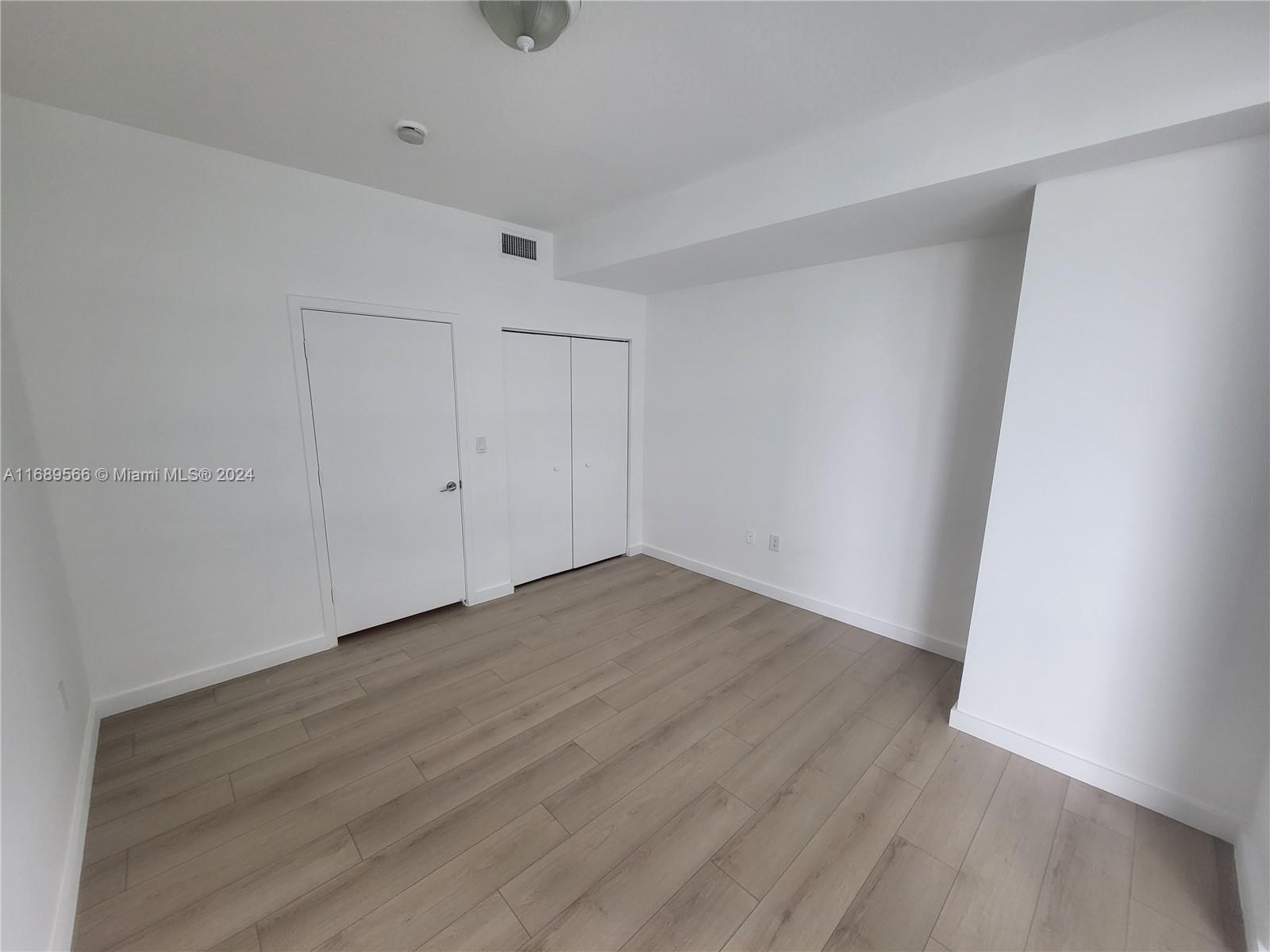 THE AXIS ON BRICKELL II C - Residential Lease