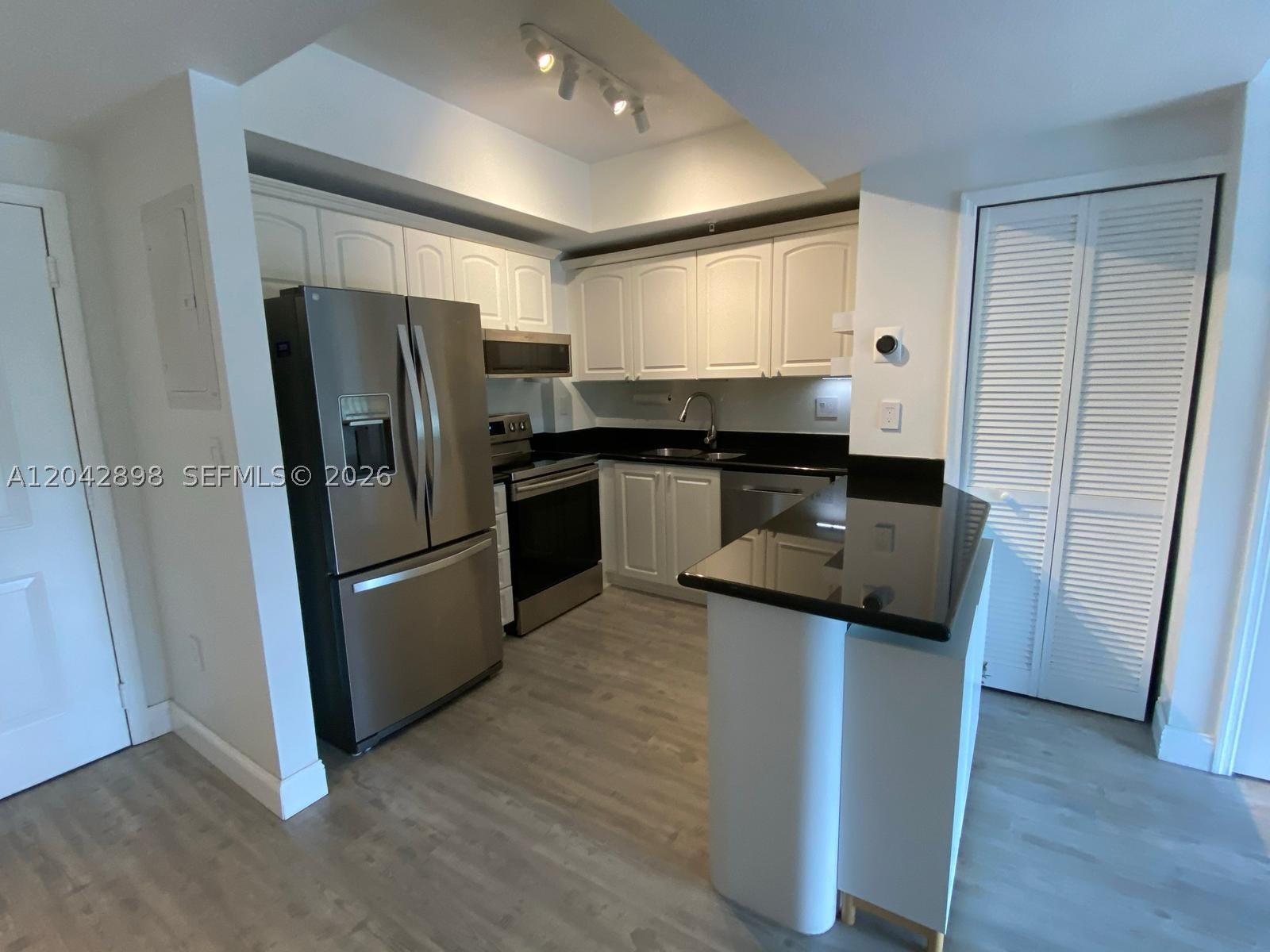 CORAL PLAZA OF MIAMI COND - Residential Lease