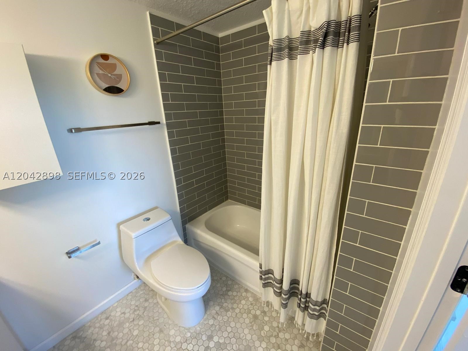 CORAL PLAZA OF MIAMI COND - Residential Lease