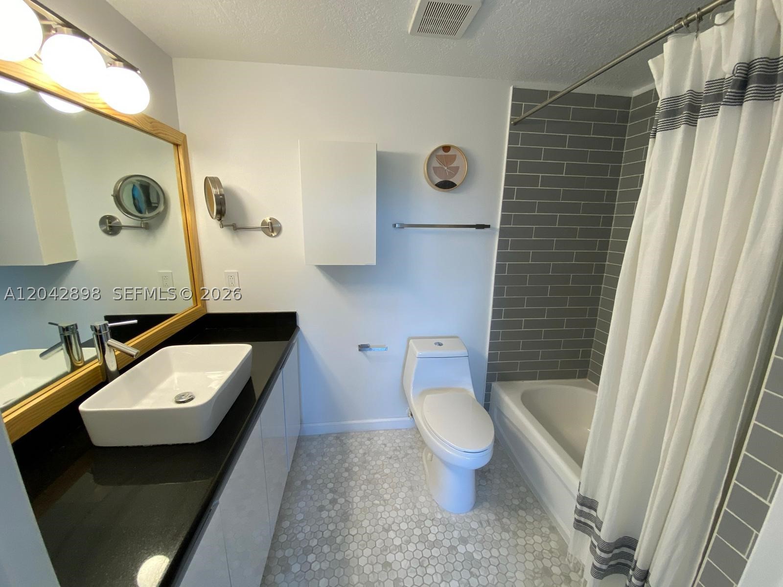 CORAL PLAZA OF MIAMI COND - Residential Lease