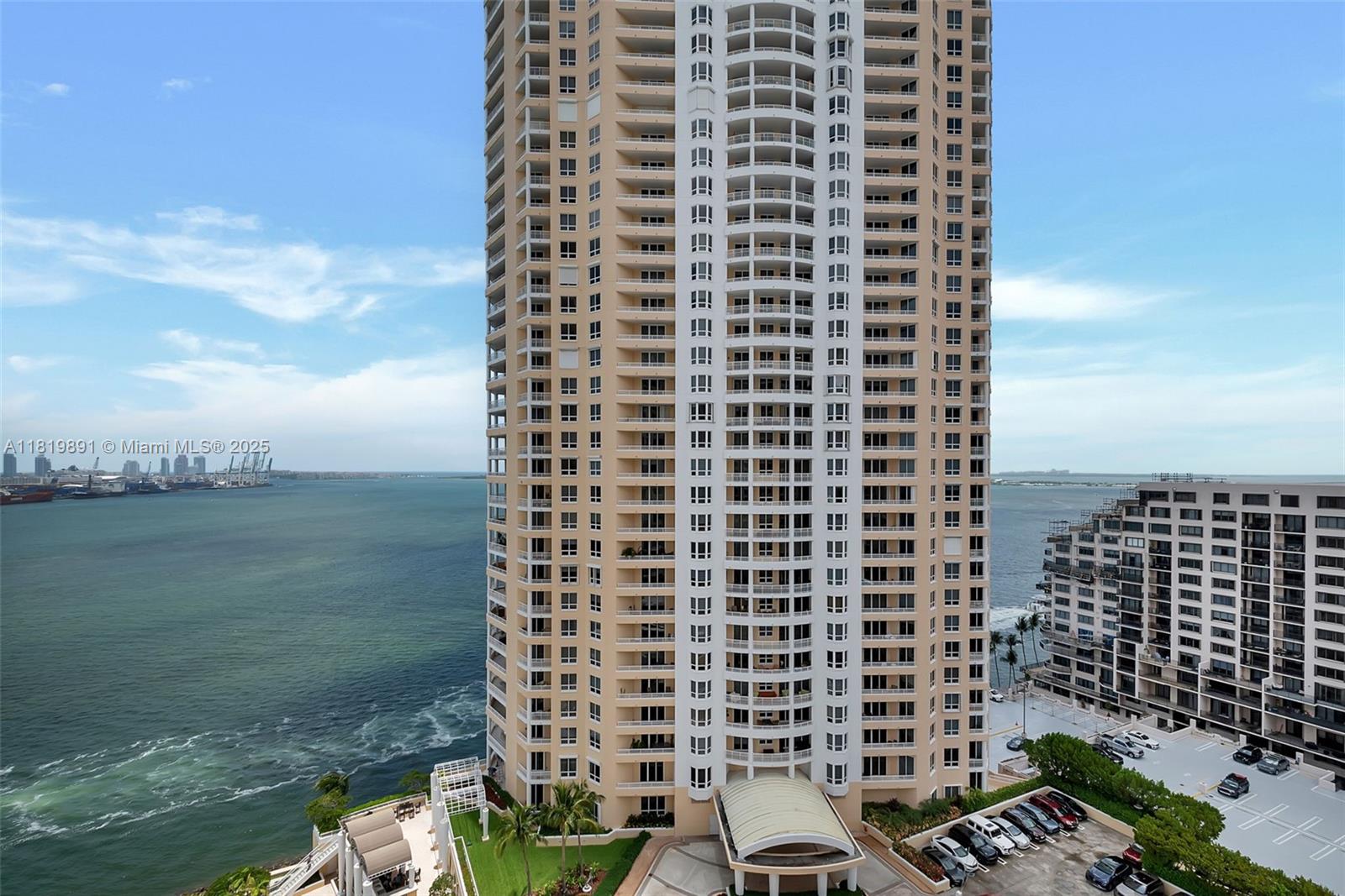 THREE TEQUESTA POINT COND - Residential