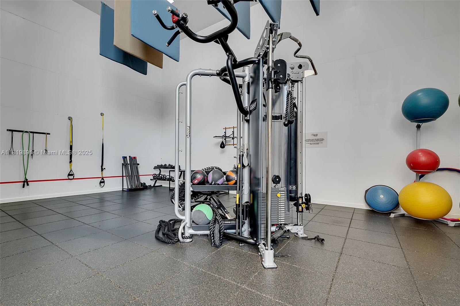 THREE TEQUESTA POINT COND - Residential