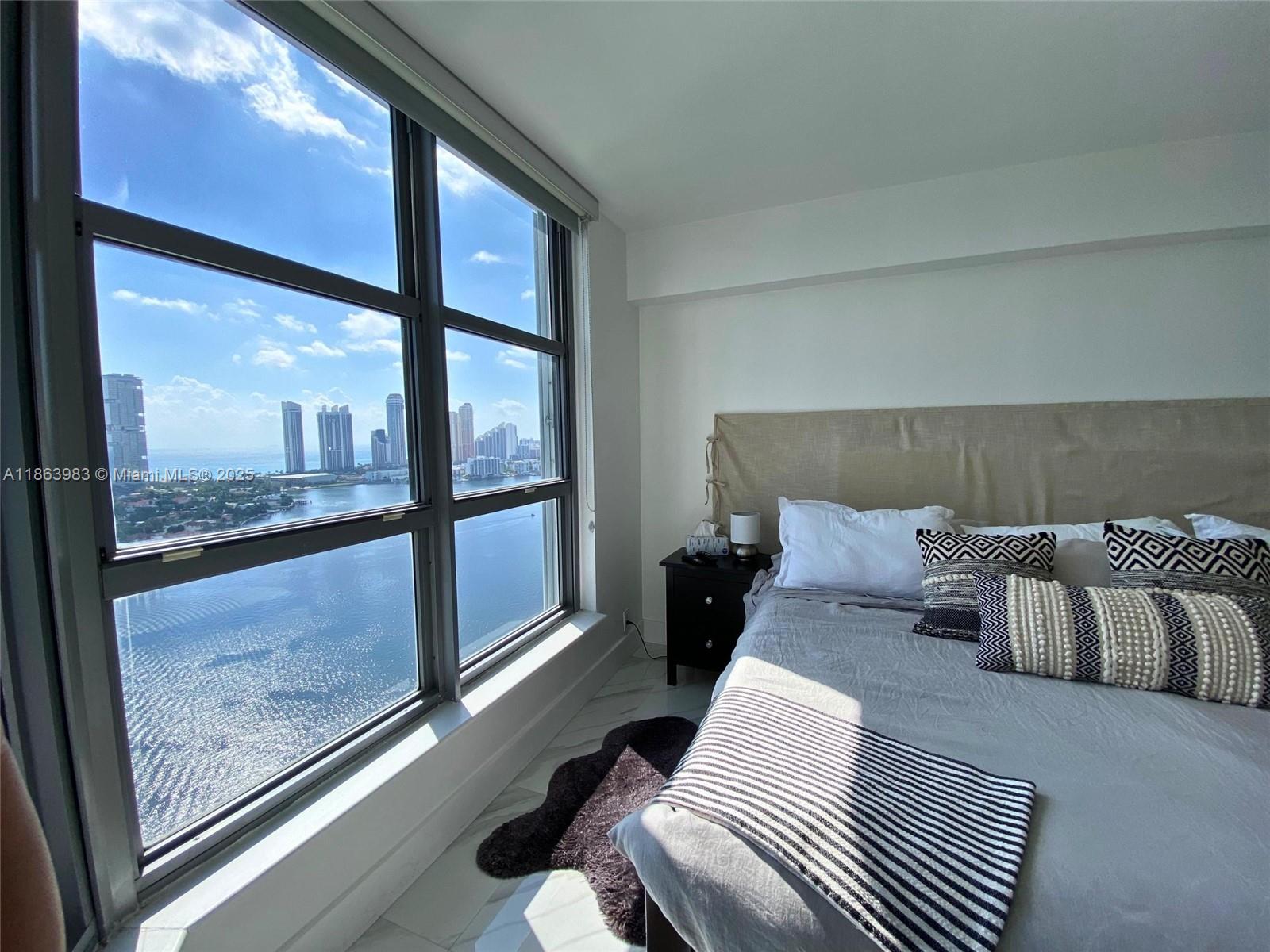 MYSTIC POINTE TOWER 500 C - Residential