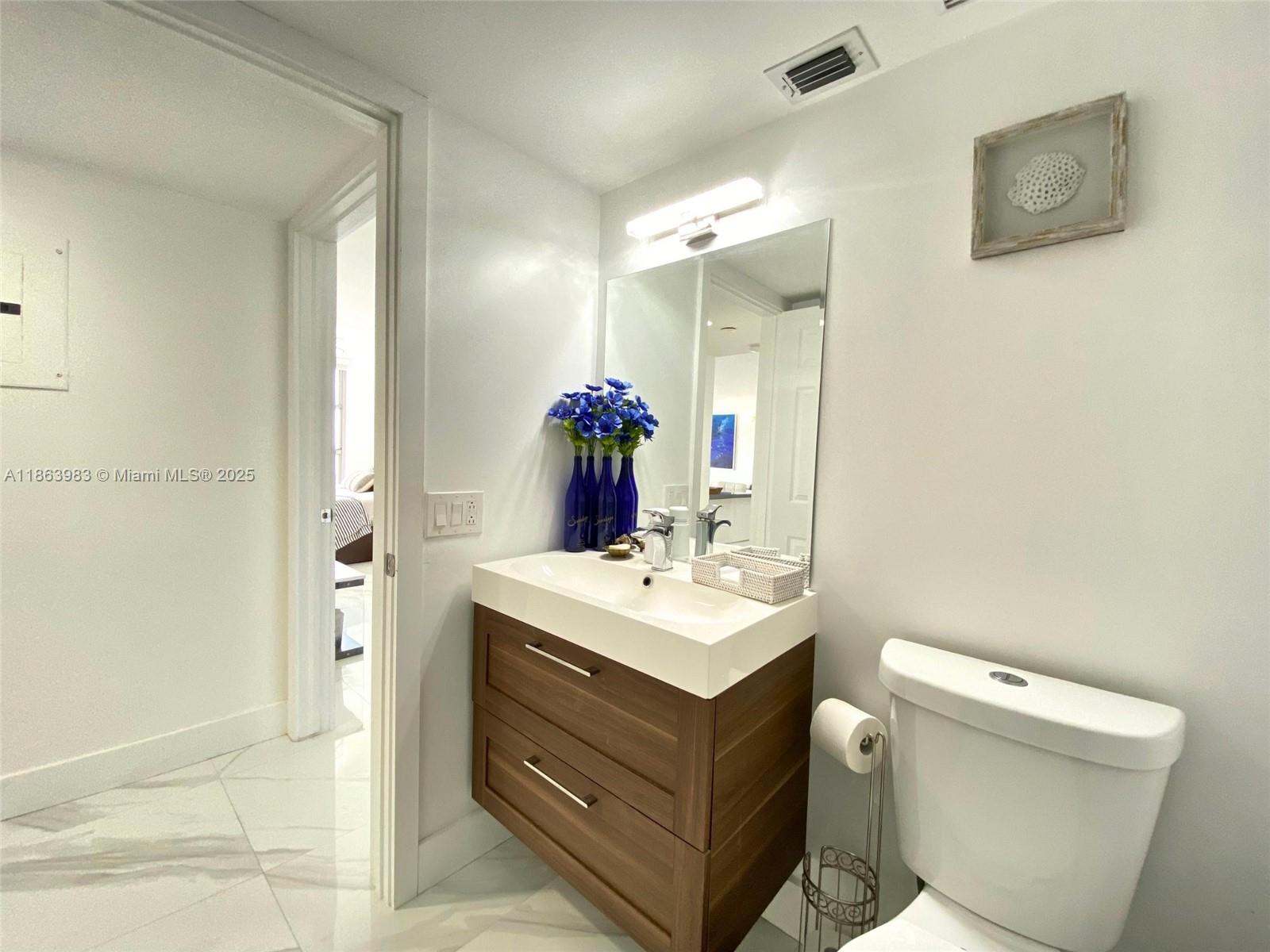 MYSTIC POINTE TOWER 500 C - Residential