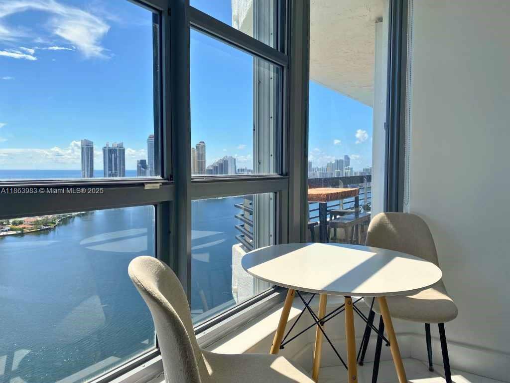 MYSTIC POINTE TOWER 500 C - Residential