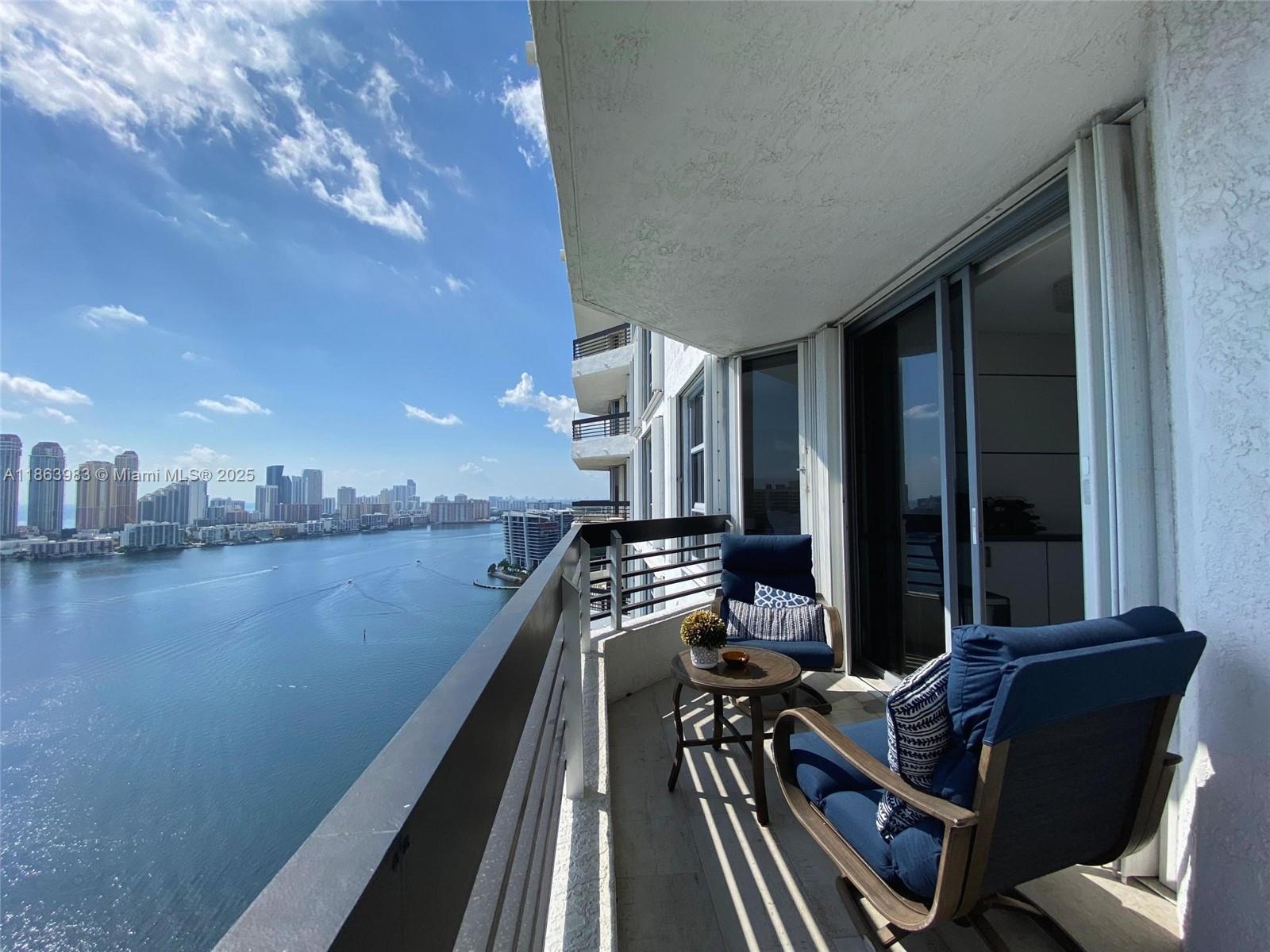 MYSTIC POINTE TOWER 500 C - Residential