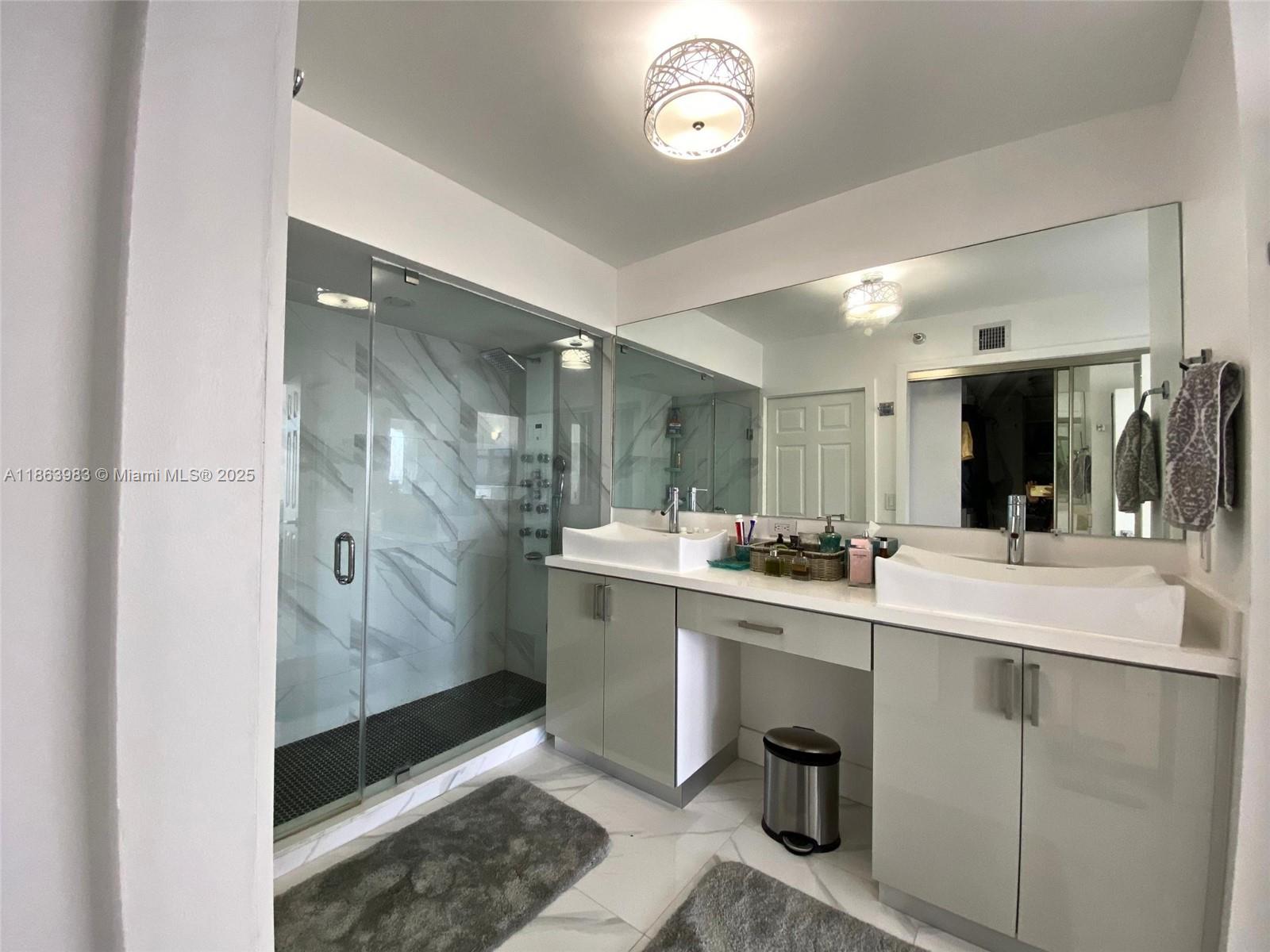 MYSTIC POINTE TOWER 500 C - Residential