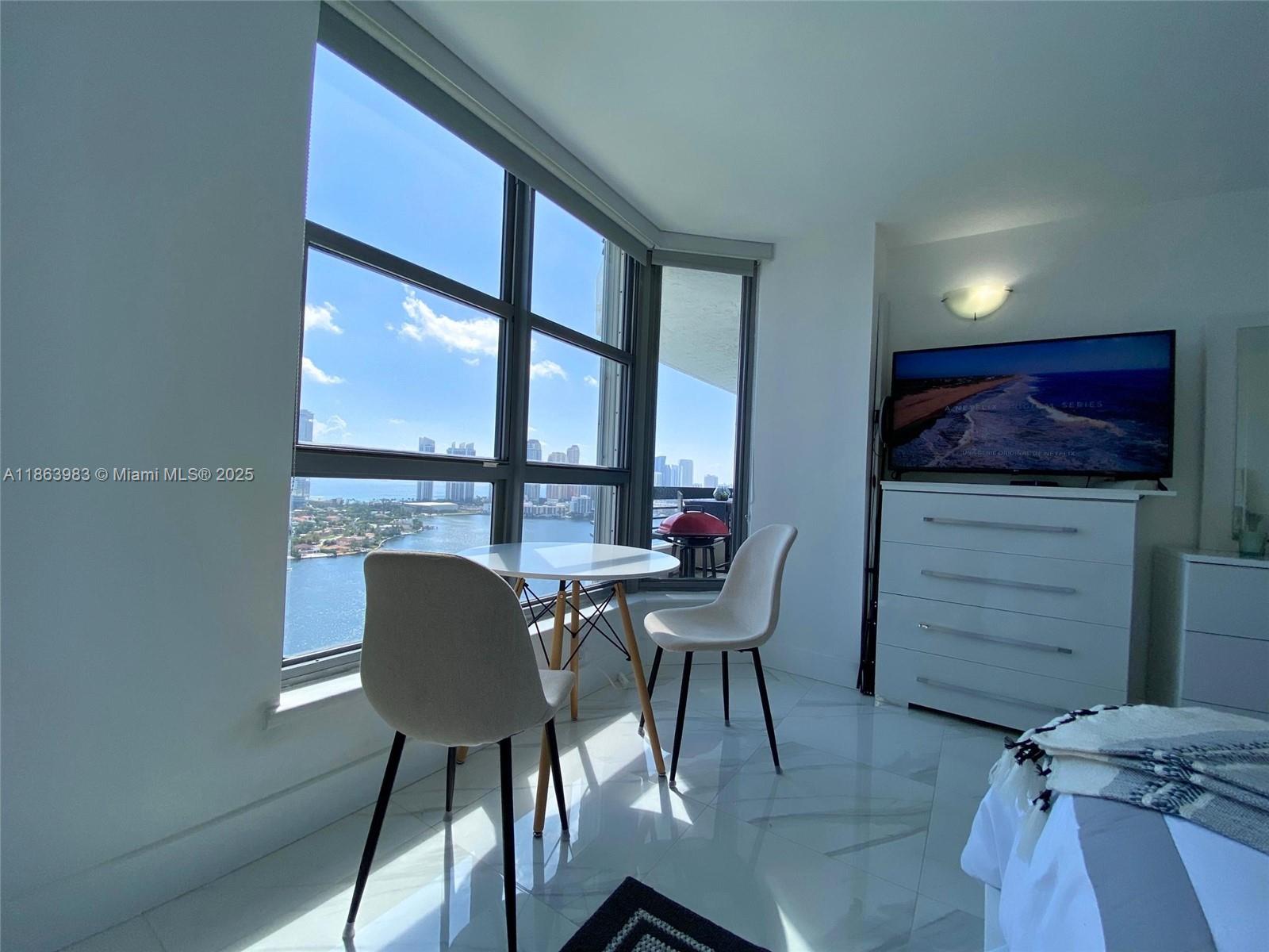 MYSTIC POINTE TOWER 500 C - Residential