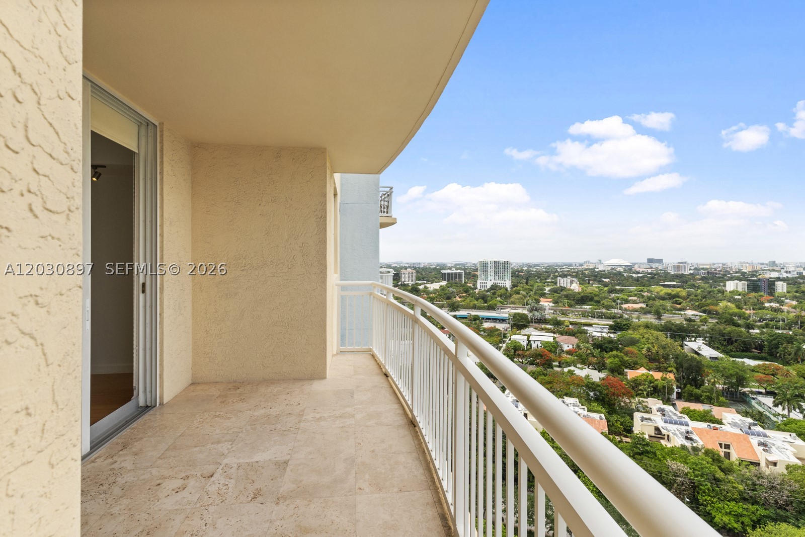 THE METROPOLITAN CONDO - Residential Lease