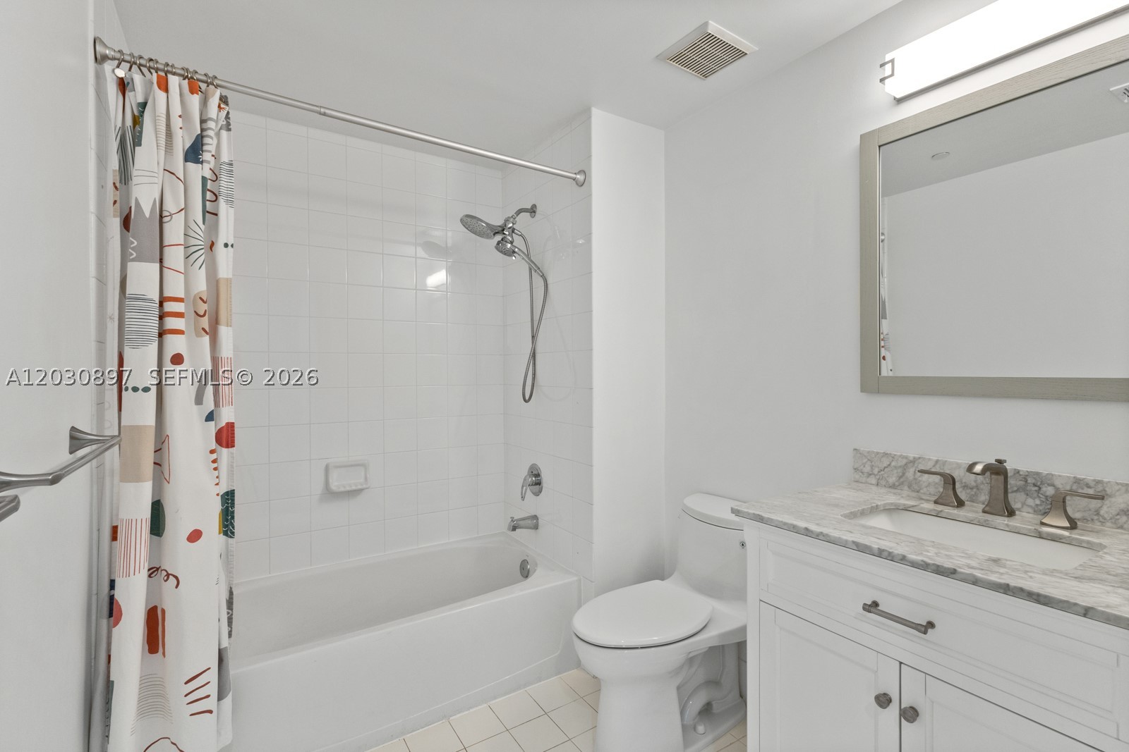 THE METROPOLITAN CONDO - Residential Lease