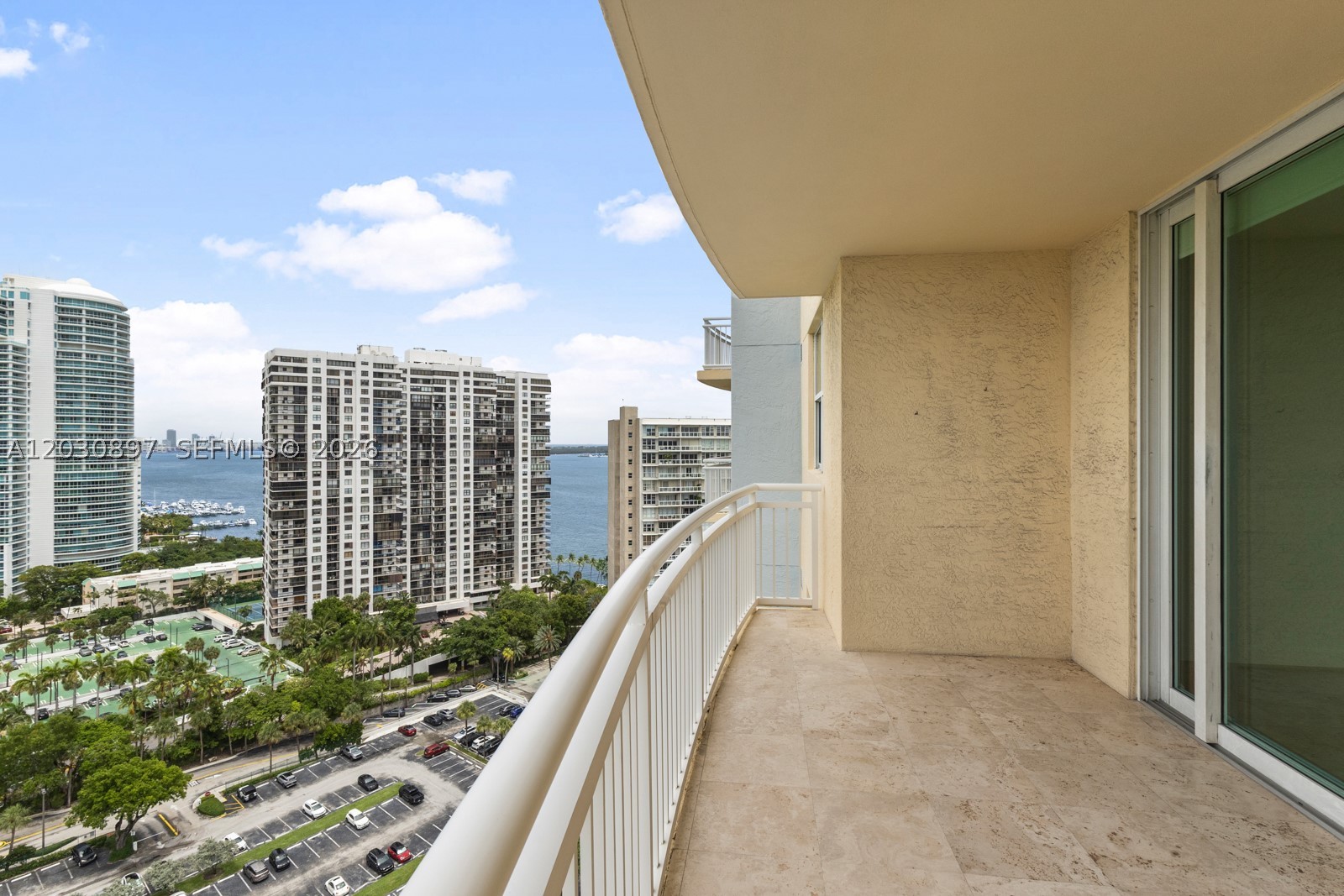 THE METROPOLITAN CONDO - Residential Lease
