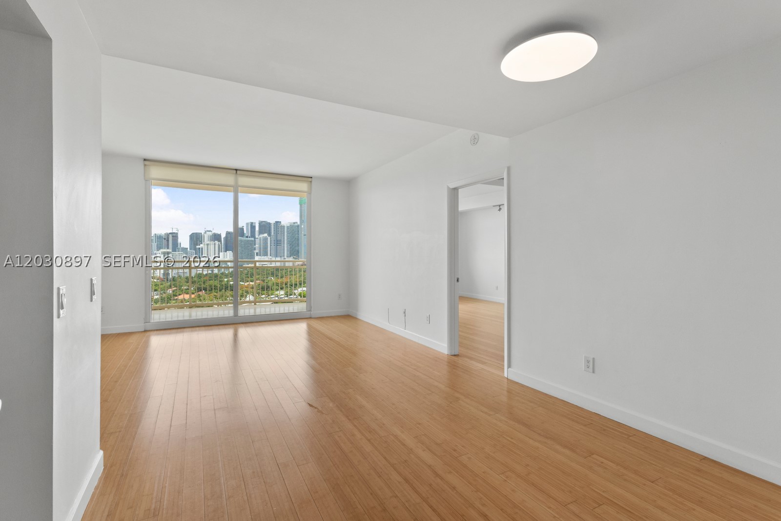 THE METROPOLITAN CONDO - Residential Lease