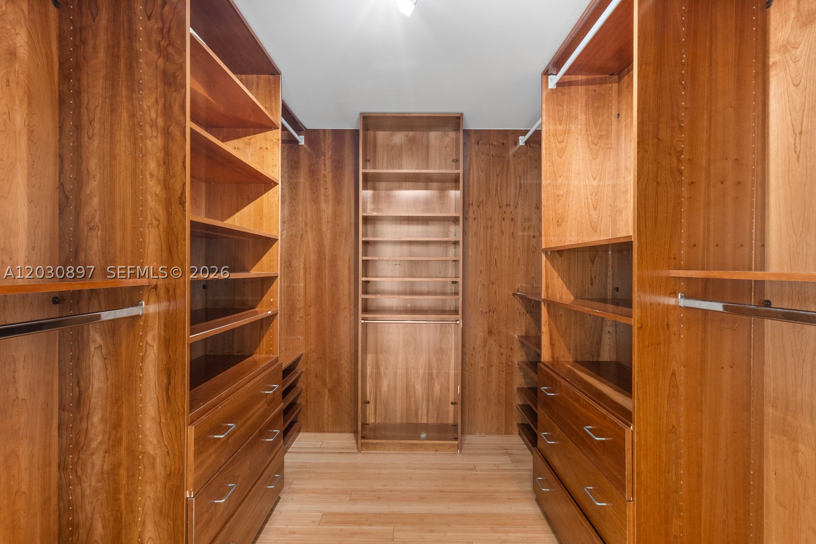 THE METROPOLITAN CONDO - Residential Lease