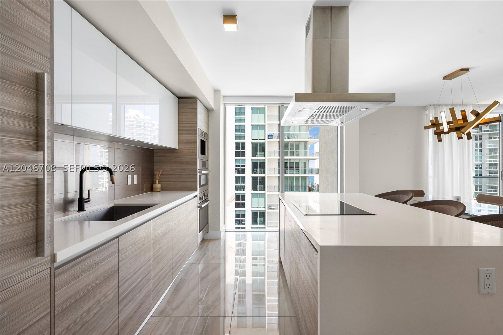 PARQUE TOWERS CONDO - Residential