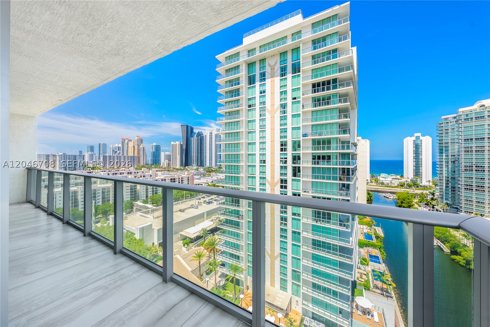 PARQUE TOWERS CONDO - Residential
